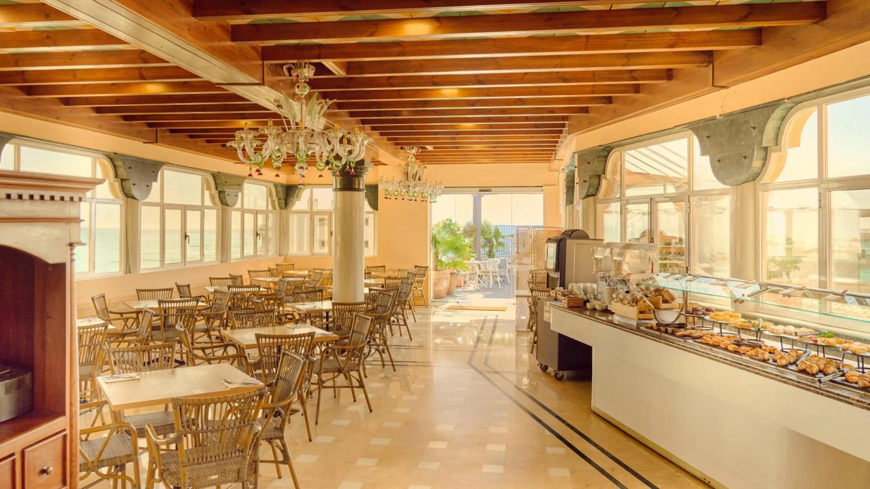 Restaurant/places to eat in Fénix Torremolinos - Adults Only Recommended