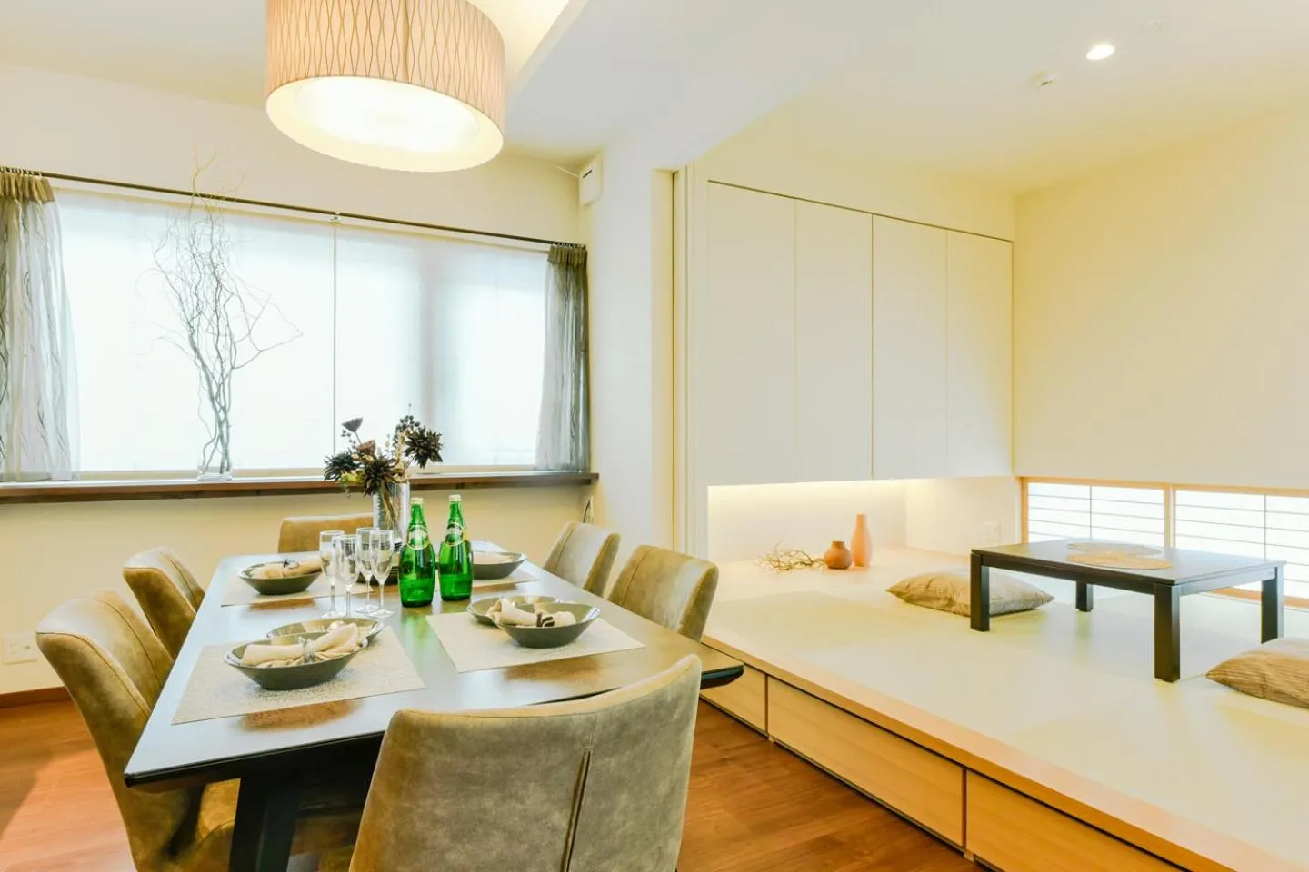 Dining area in Hostel Sapporo Hachijo Bettei