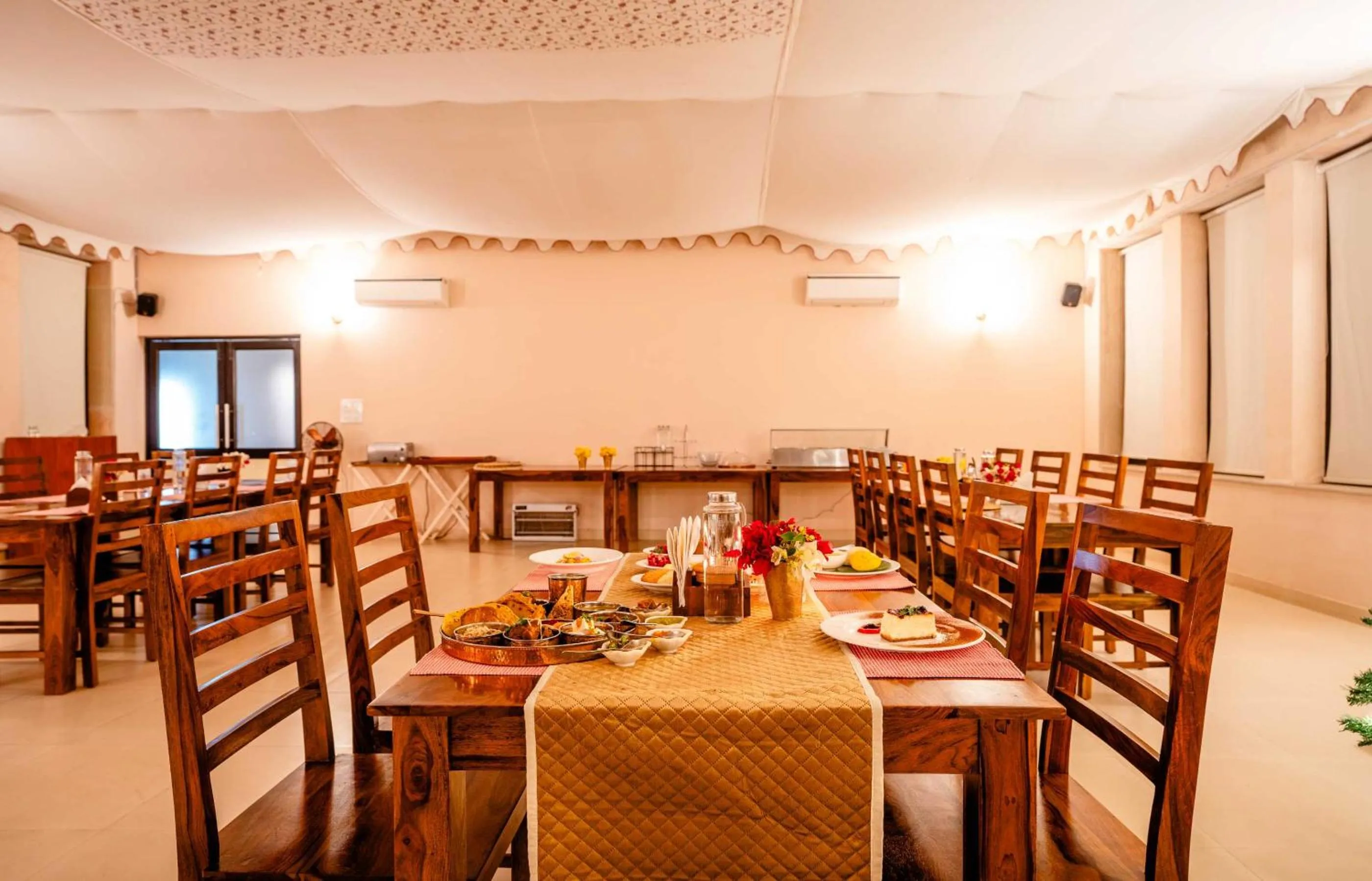 Restaurant/places to eat in Guldaar Sariska - A luxury Forest Resort