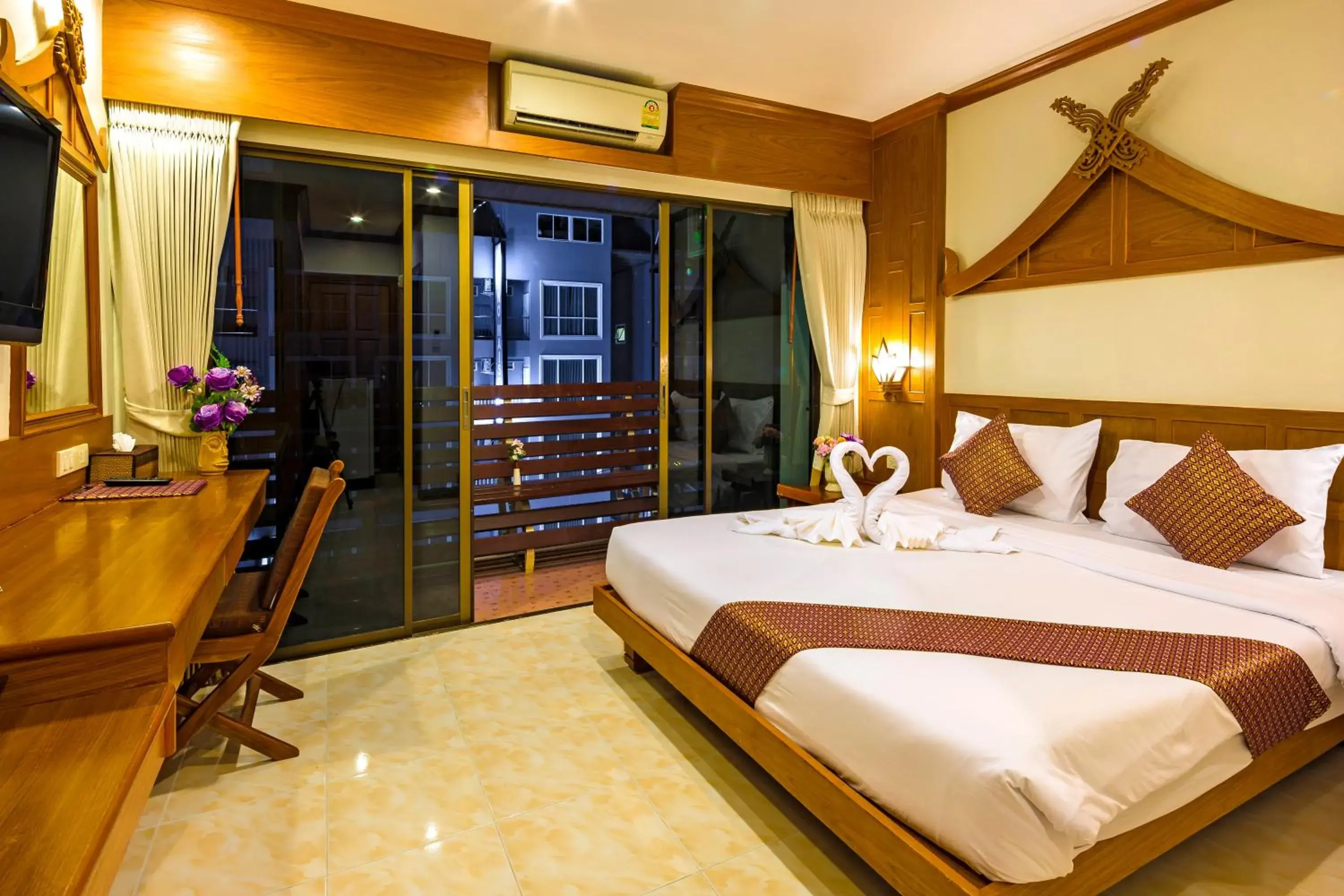 Superior King Room in Patong Heaven Superior King Room in Patong Heaven