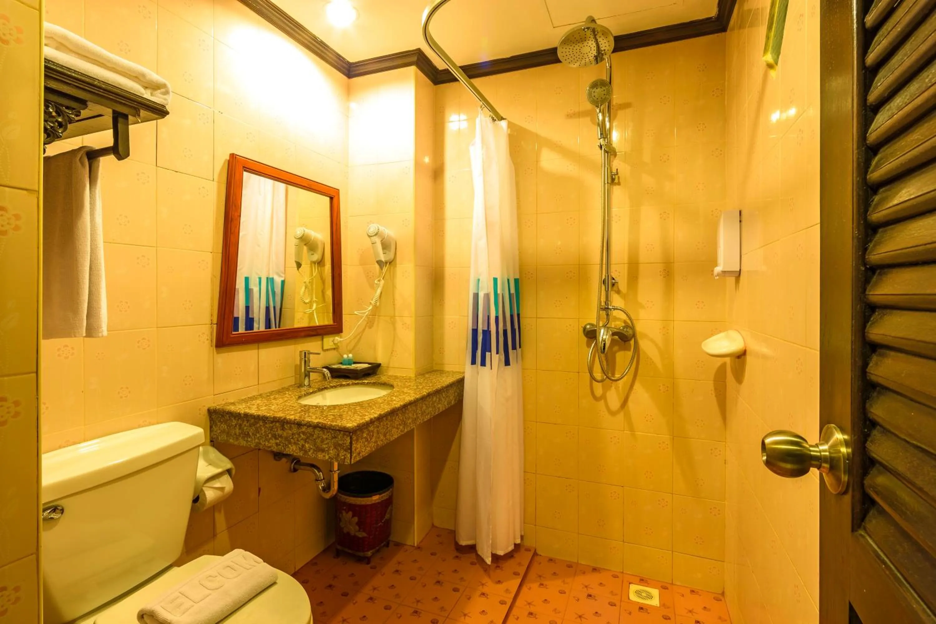 Shower in Patong Heaven