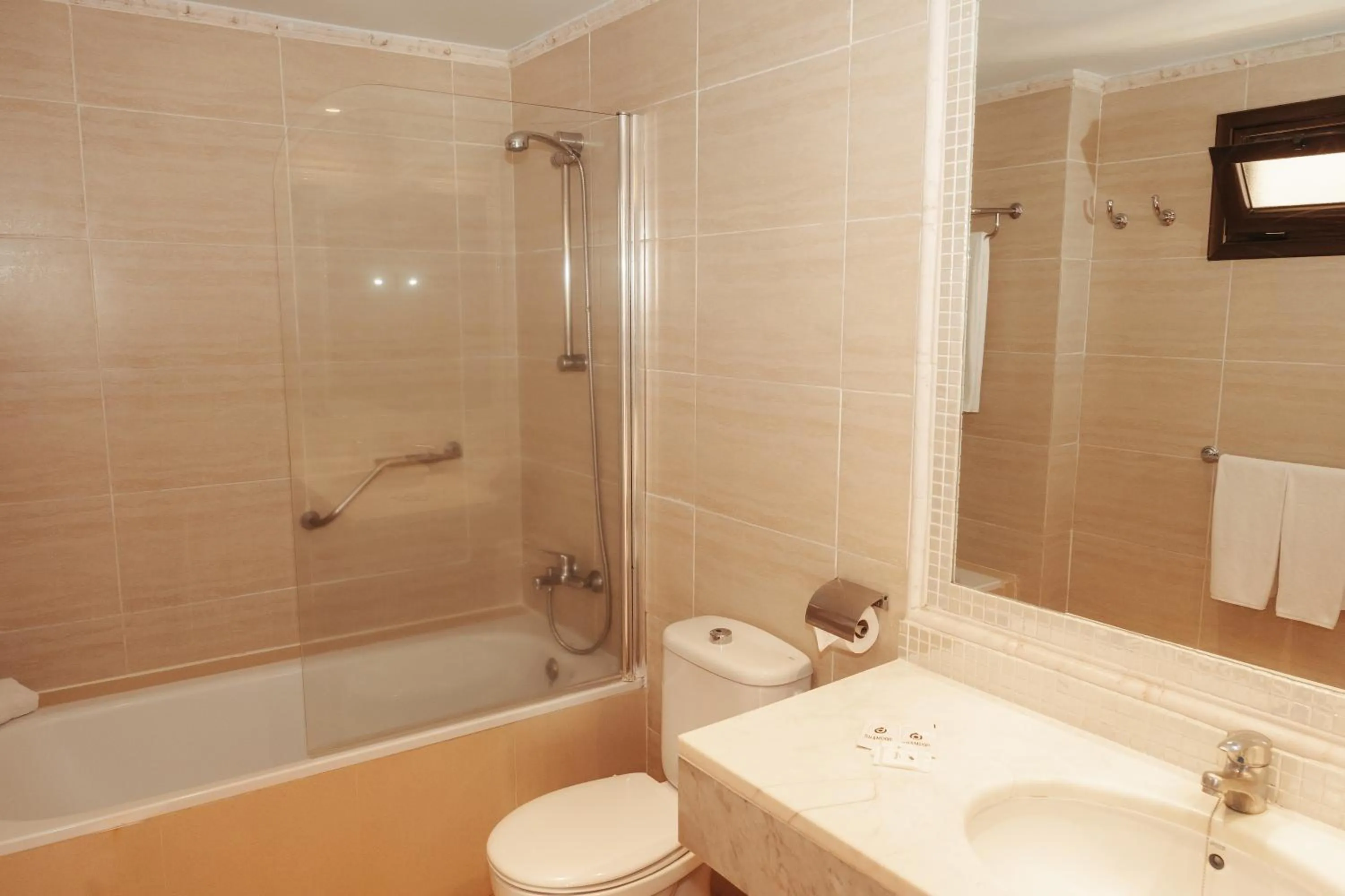 Bathroom in Hotel LIVVO Lago Taurito & Aquapark