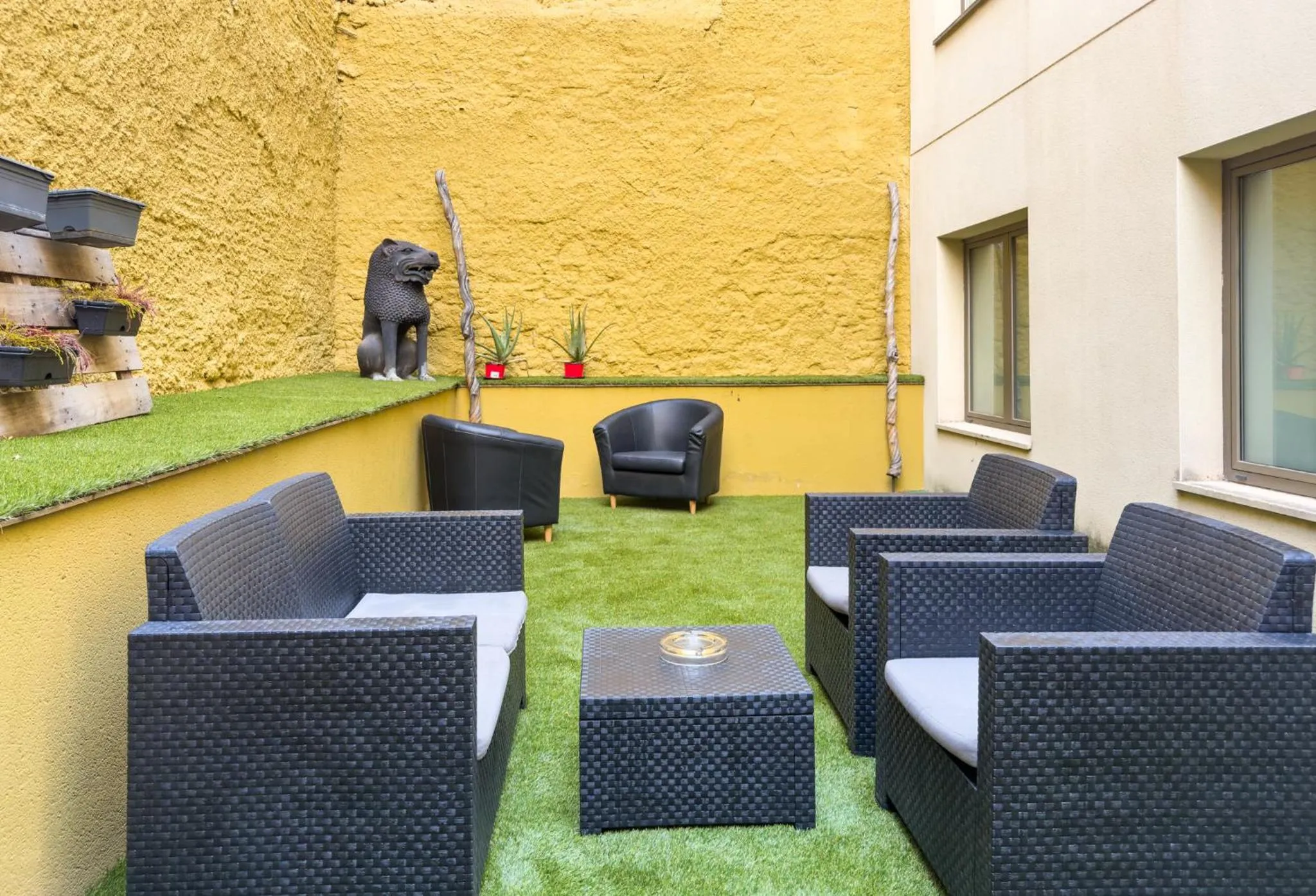 Patio in Abba Rambla Hotel