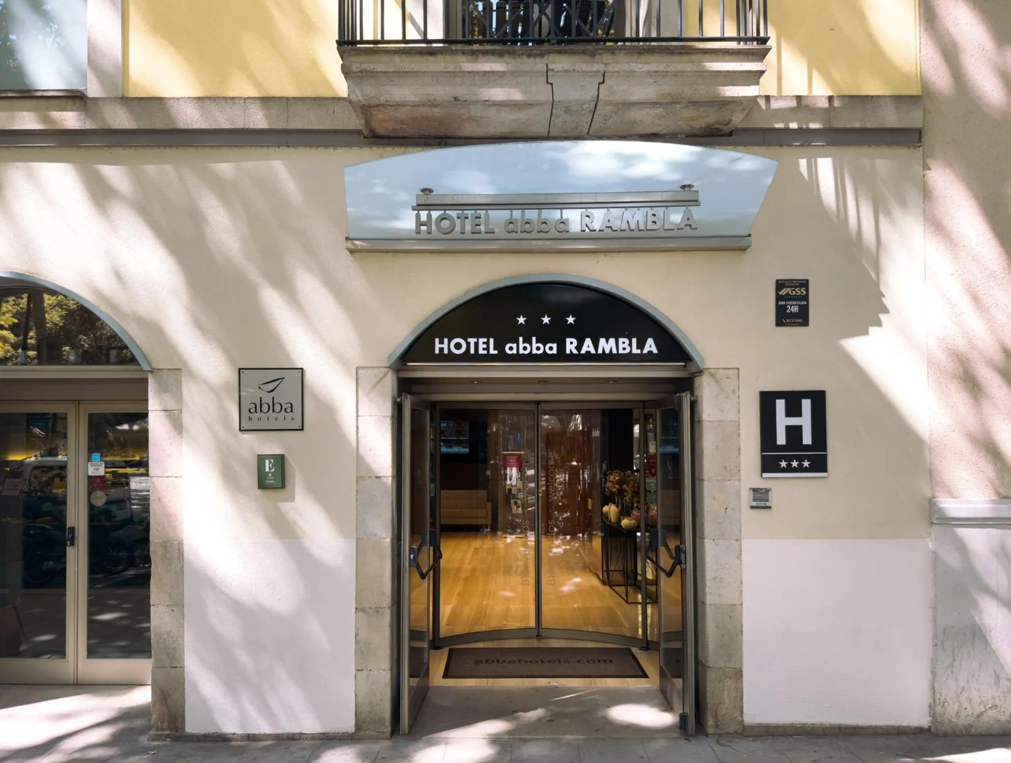 Facade/entrance in Abba Rambla Hotel