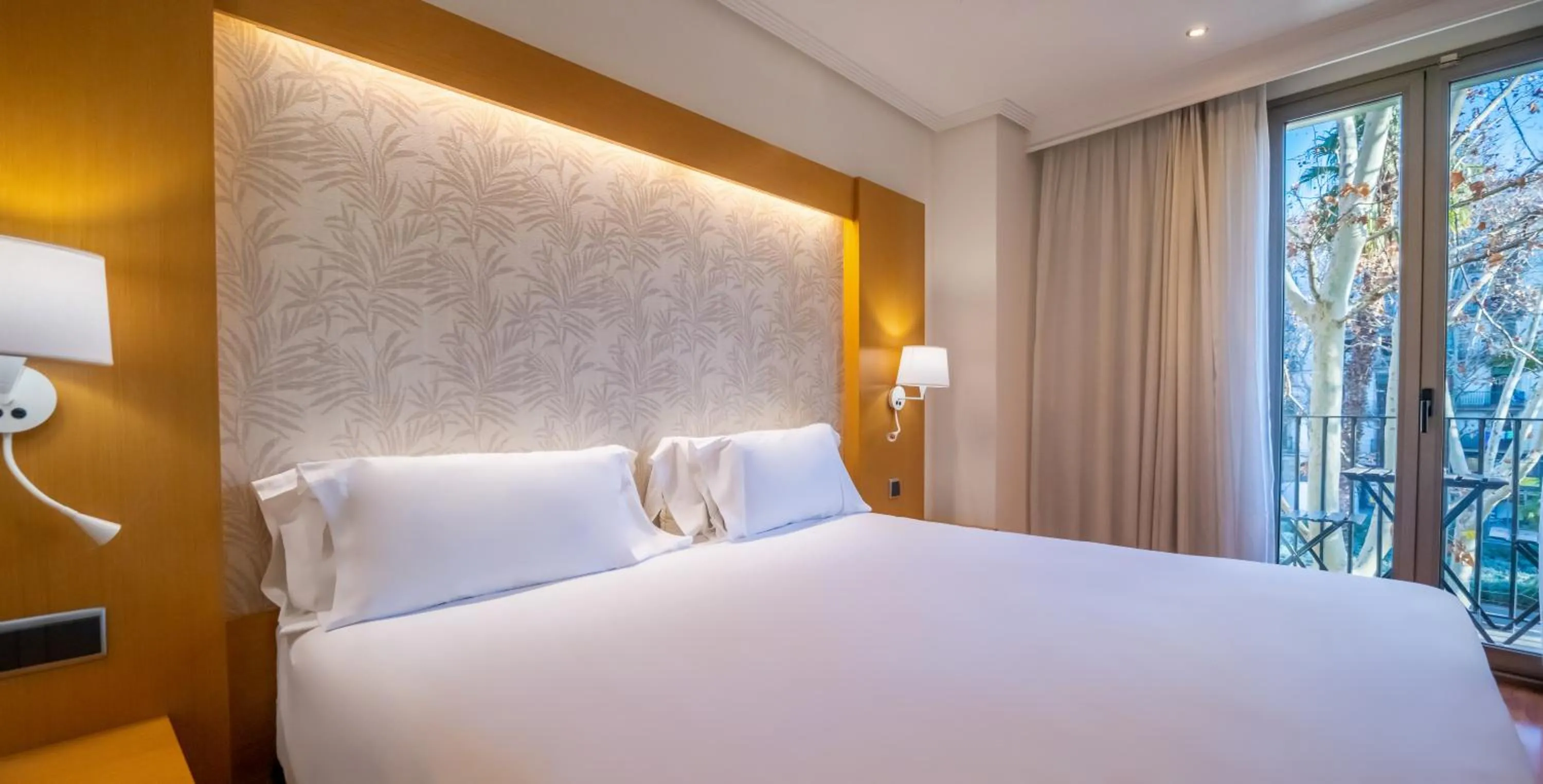 Bed in Abba Rambla Hotel