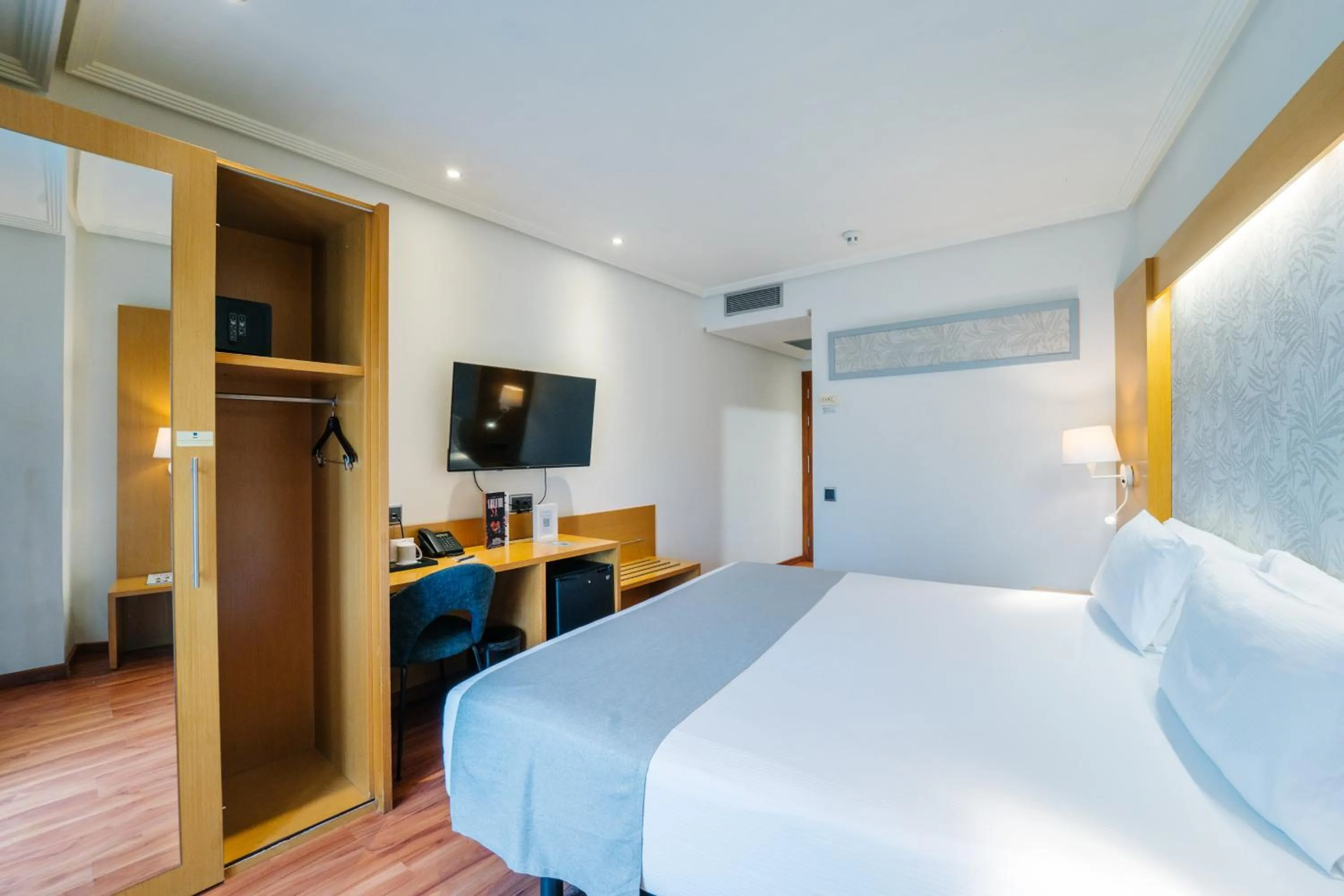 Bedroom, Bed in Abba Rambla Hotel