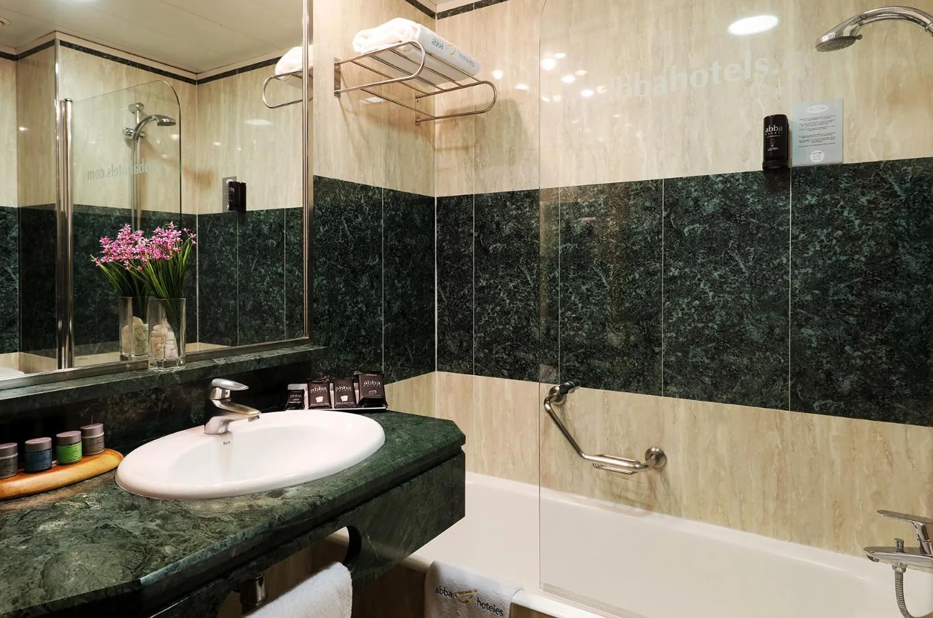 Bath in Abba Rambla Hotel