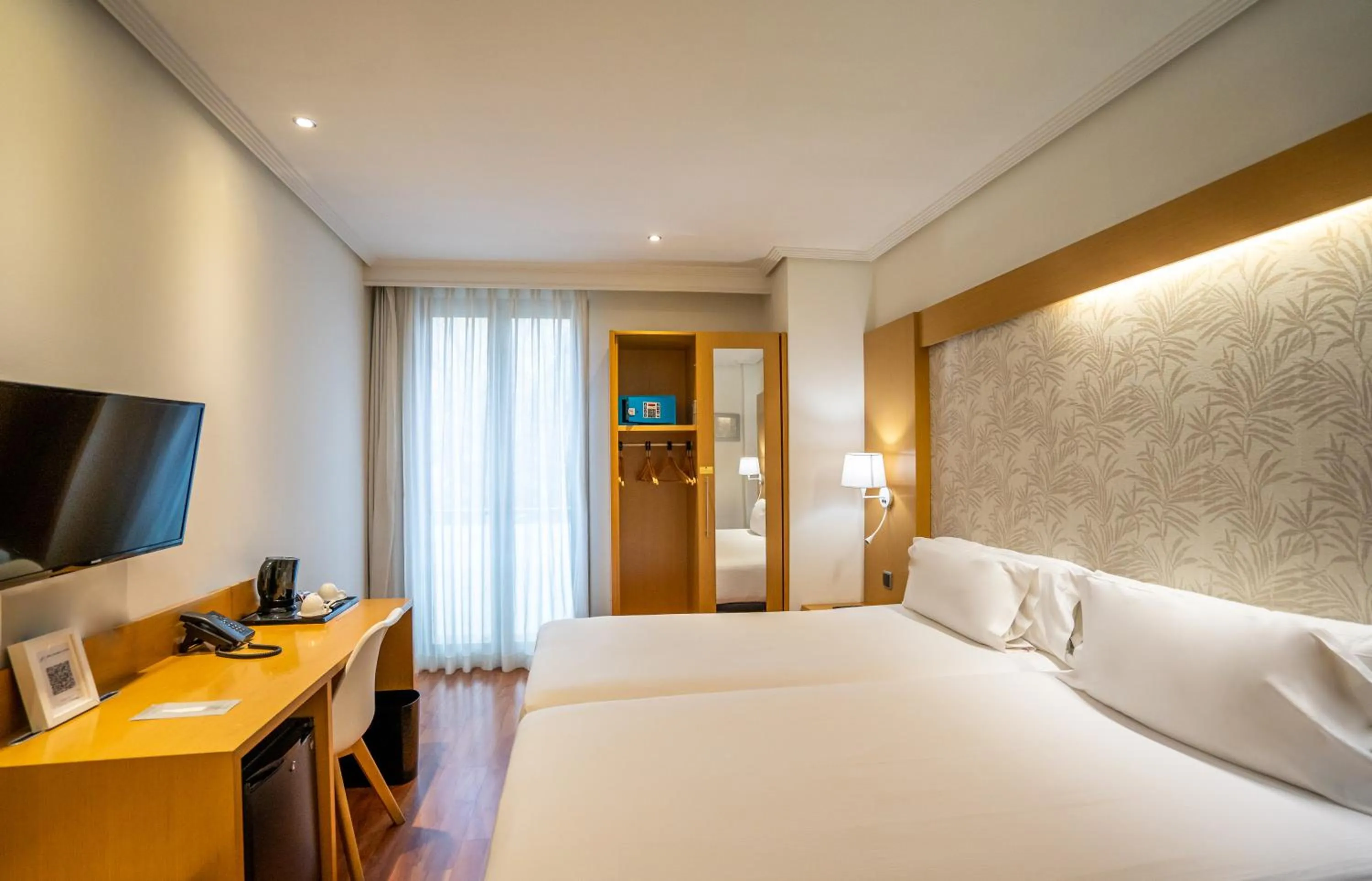 Bed in Abba Rambla Hotel