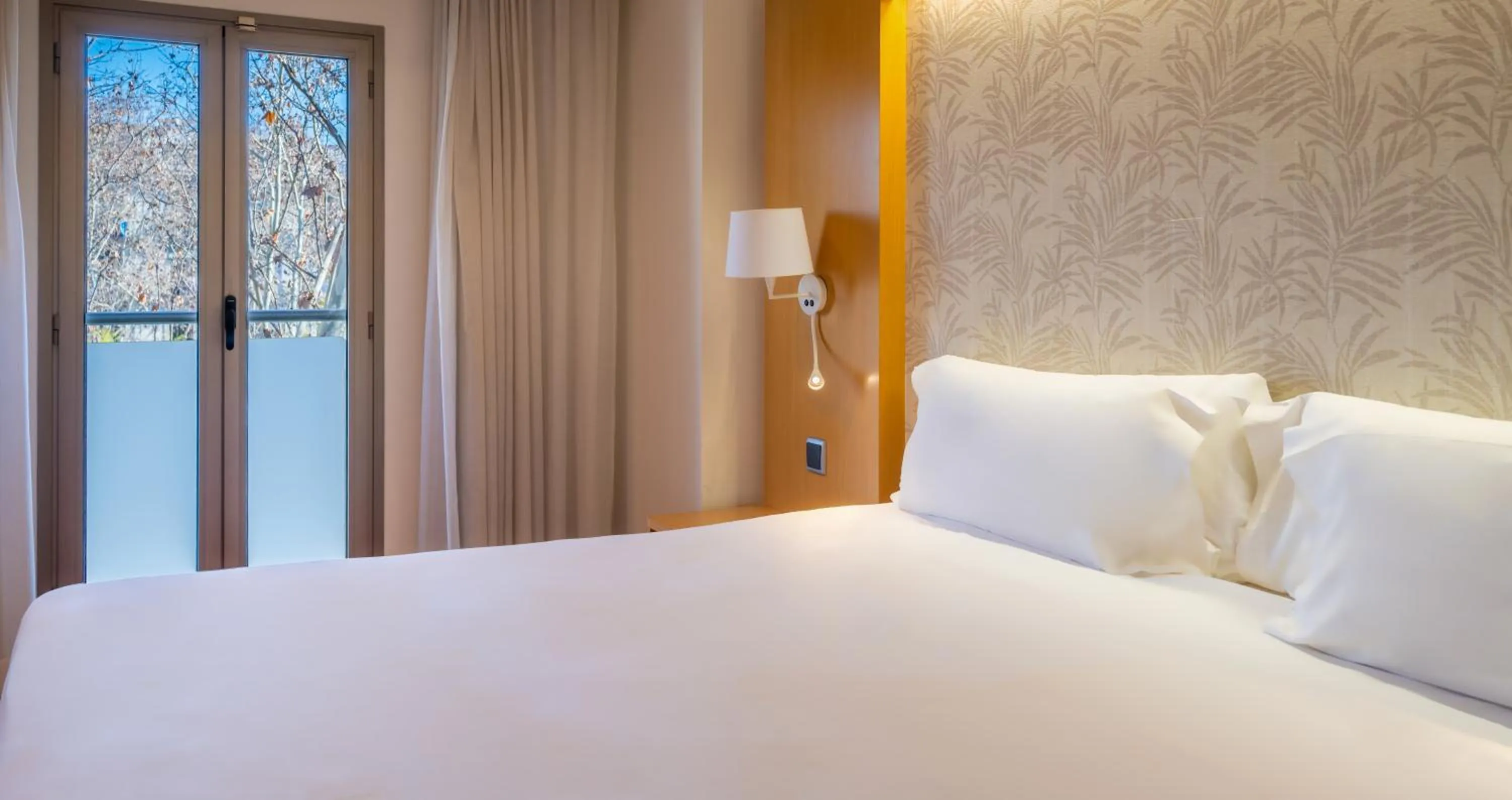 Bed in Abba Rambla Hotel