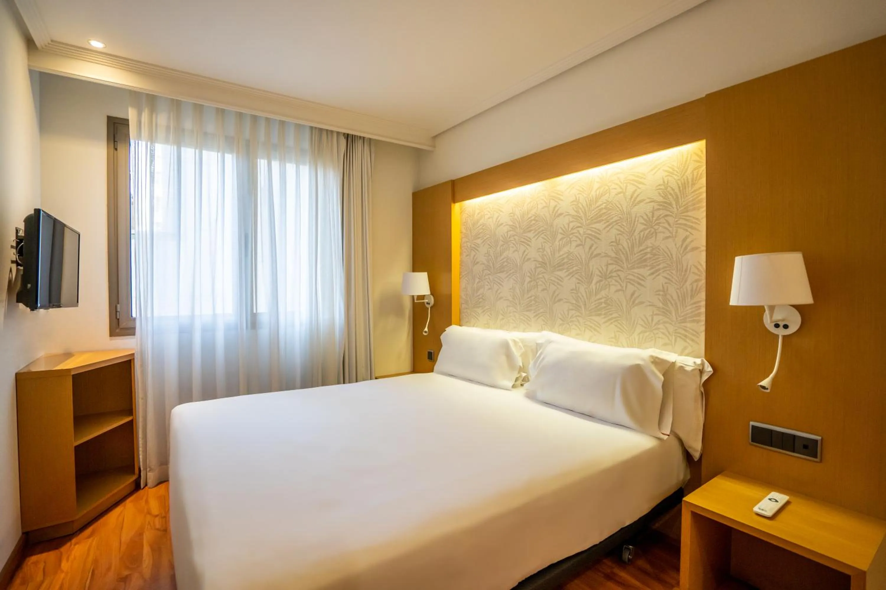 Bed in Abba Rambla Hotel