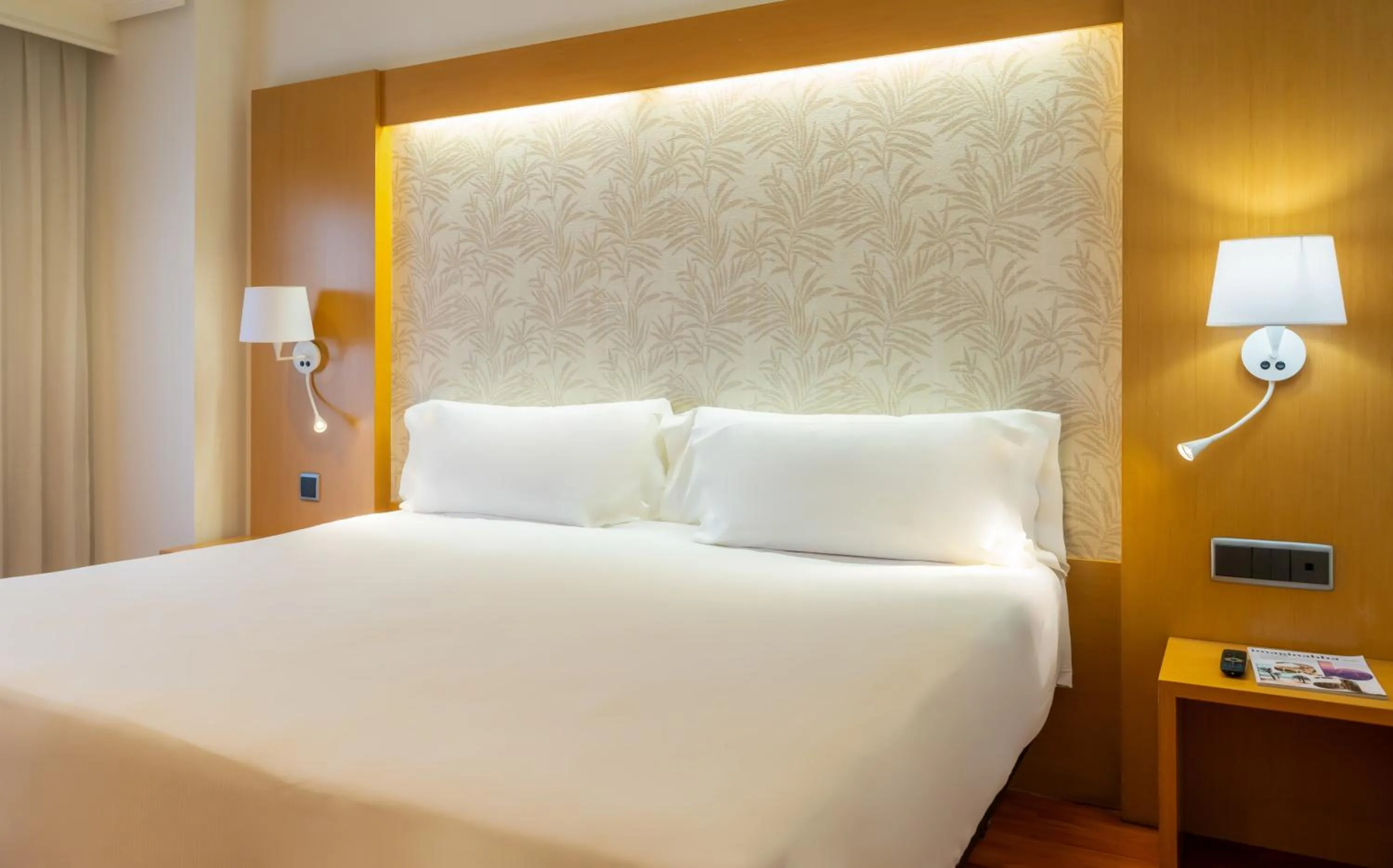 Bed in Abba Rambla Hotel