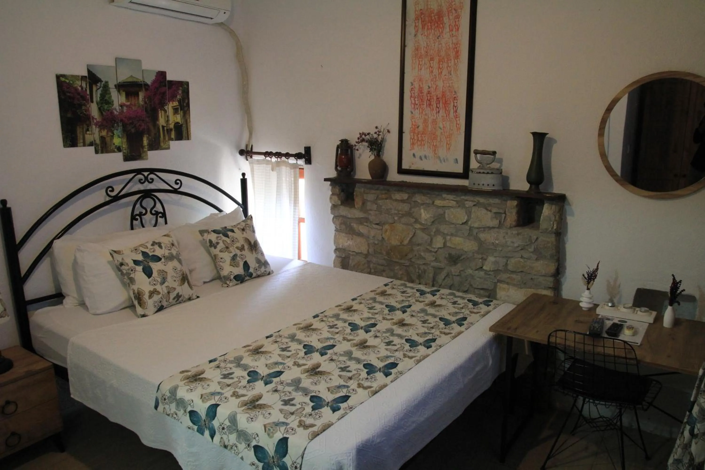 Photo of the whole room, Bed in Eski Datça Pansiyon