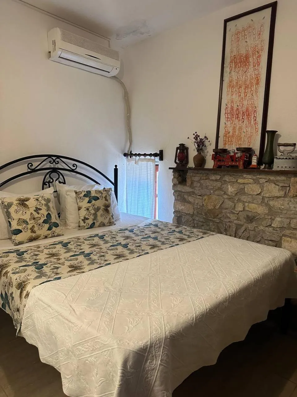 Decorative detail, Bed in Eski Datça Pansiyon