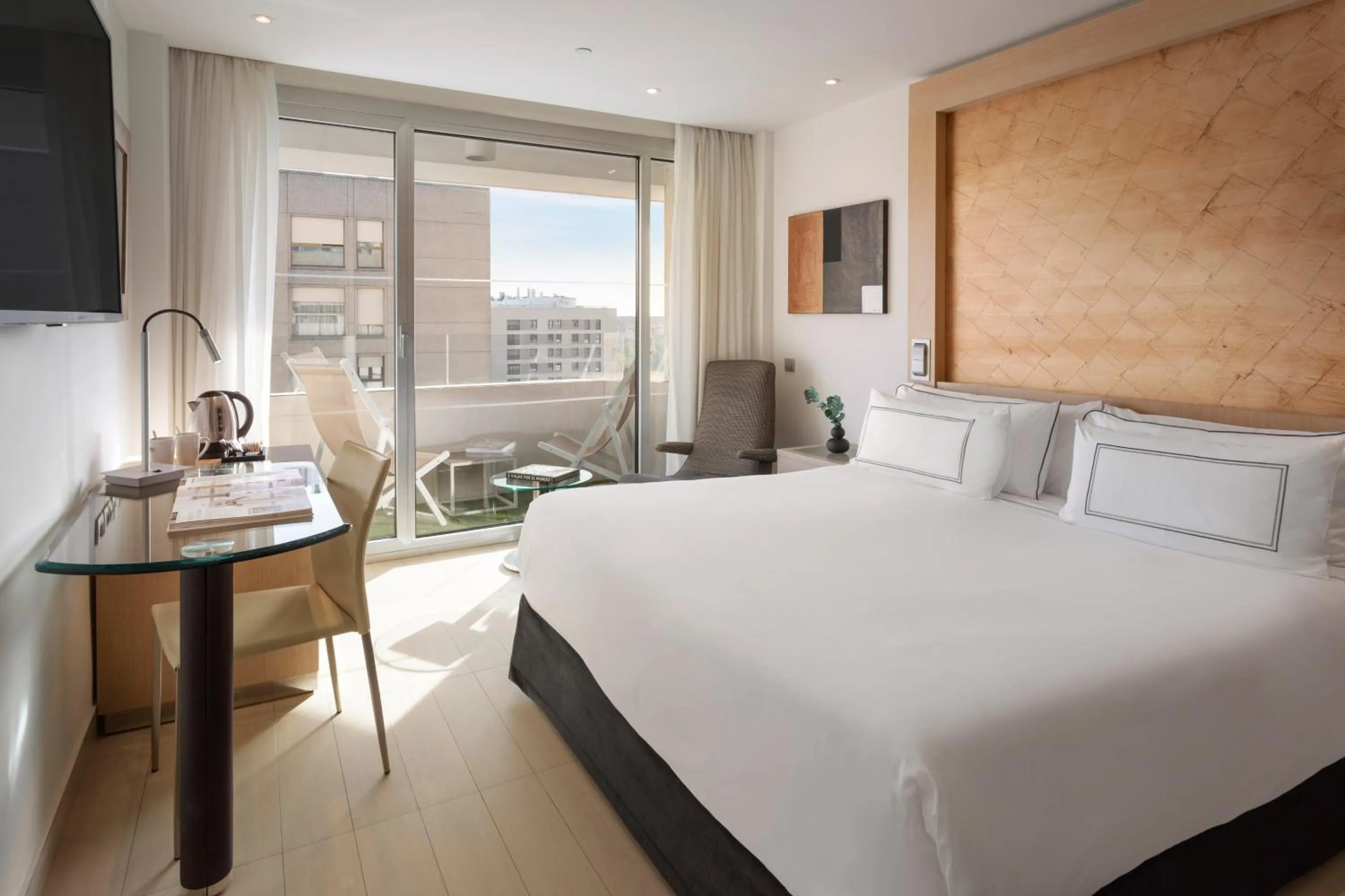 Photo of the whole room, Bed in Melia Sevilla