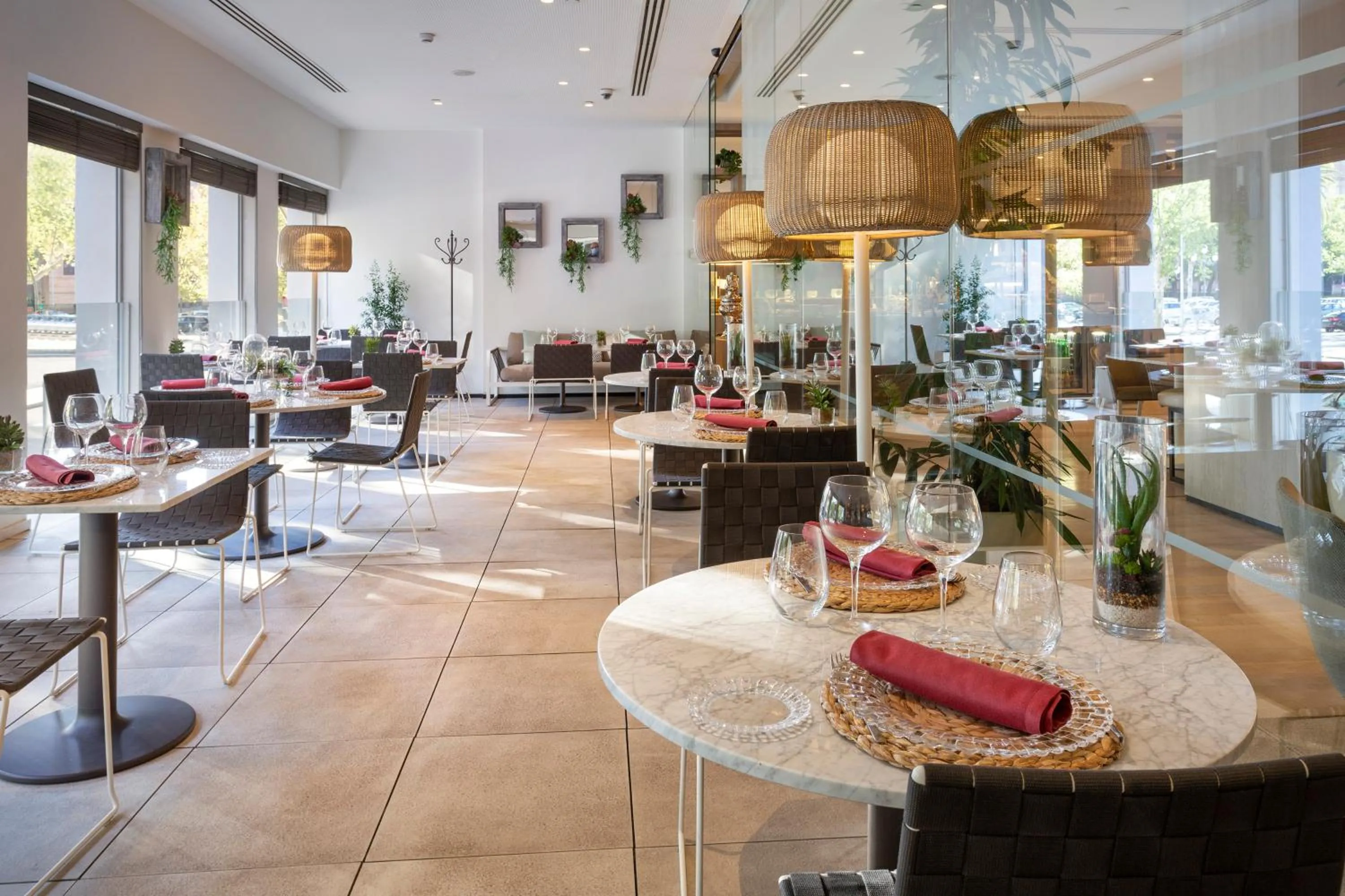 Restaurant/places to eat in Melia Sevilla