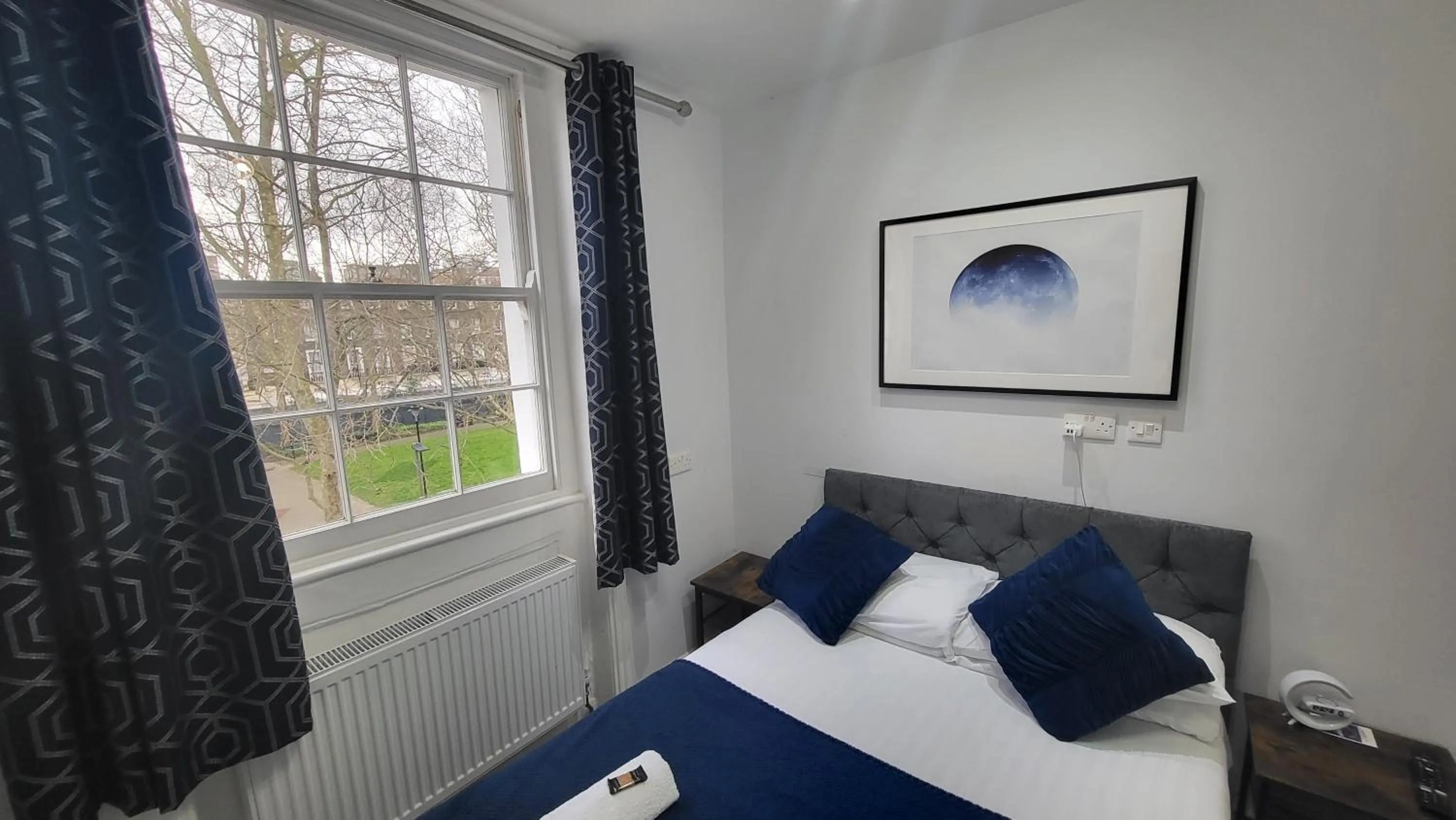 Bed in Argyle Square Hotel