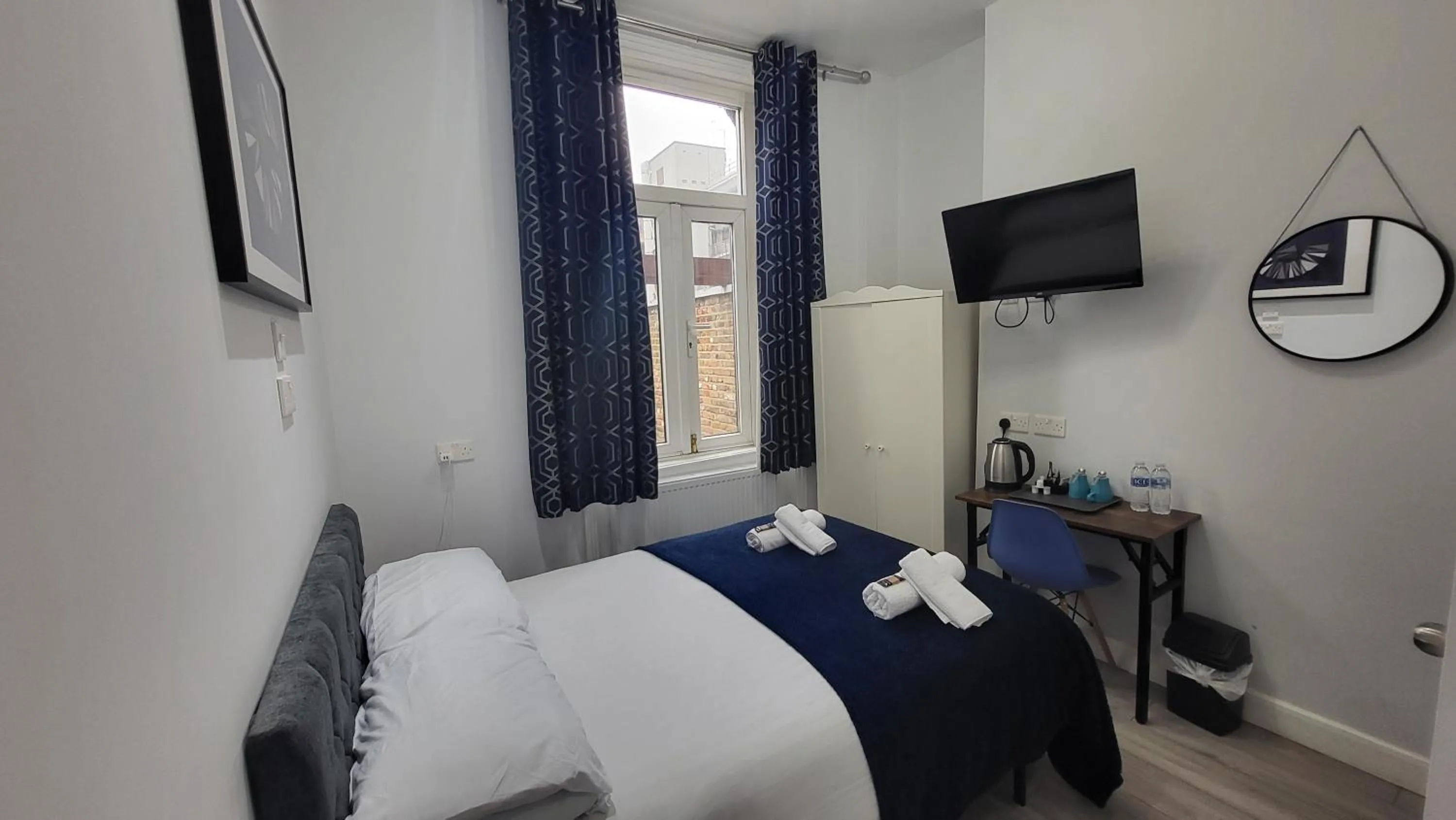 Bed in Argyle Square Hotel