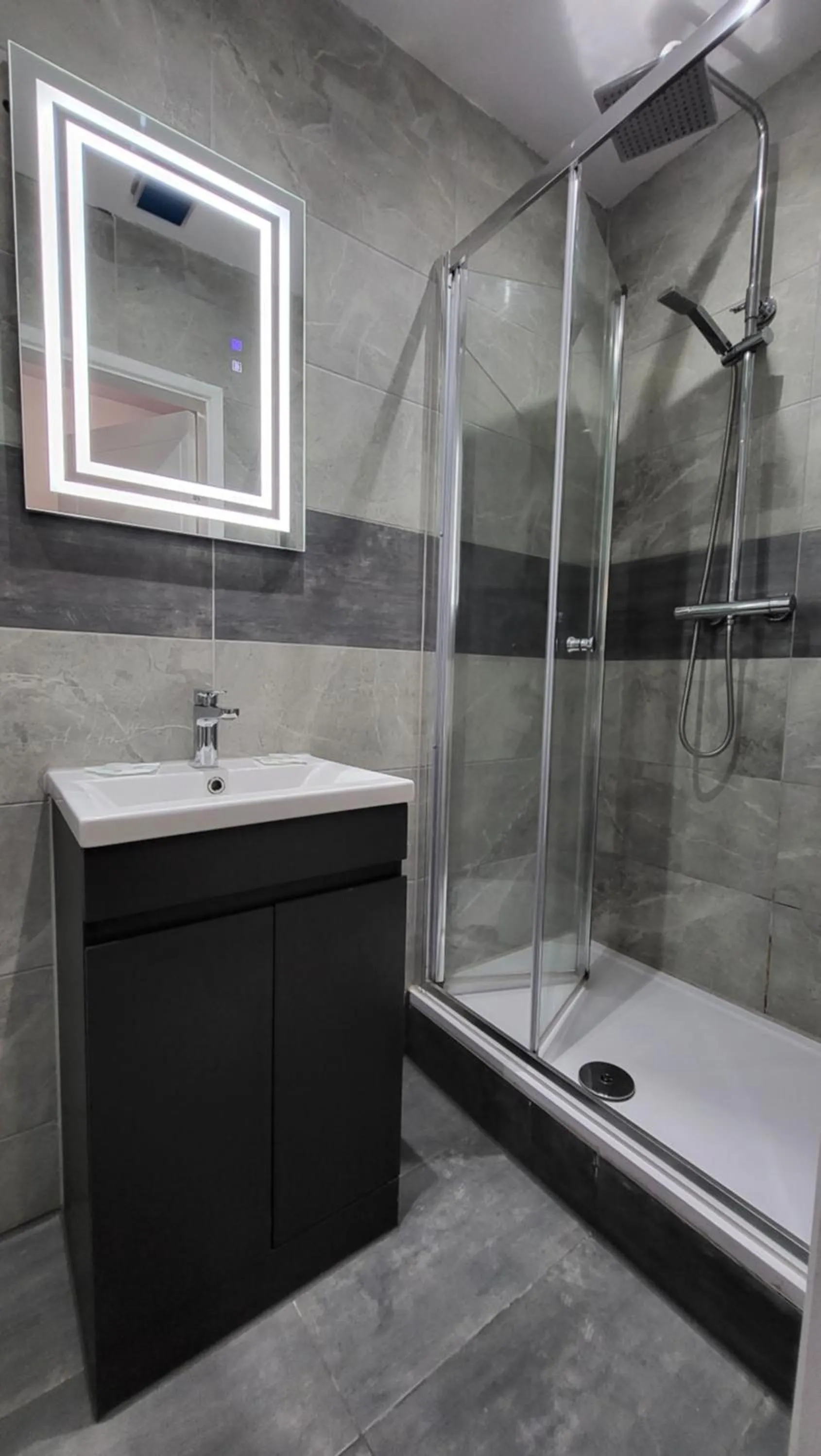 Bathroom in Argyle Square Hotel