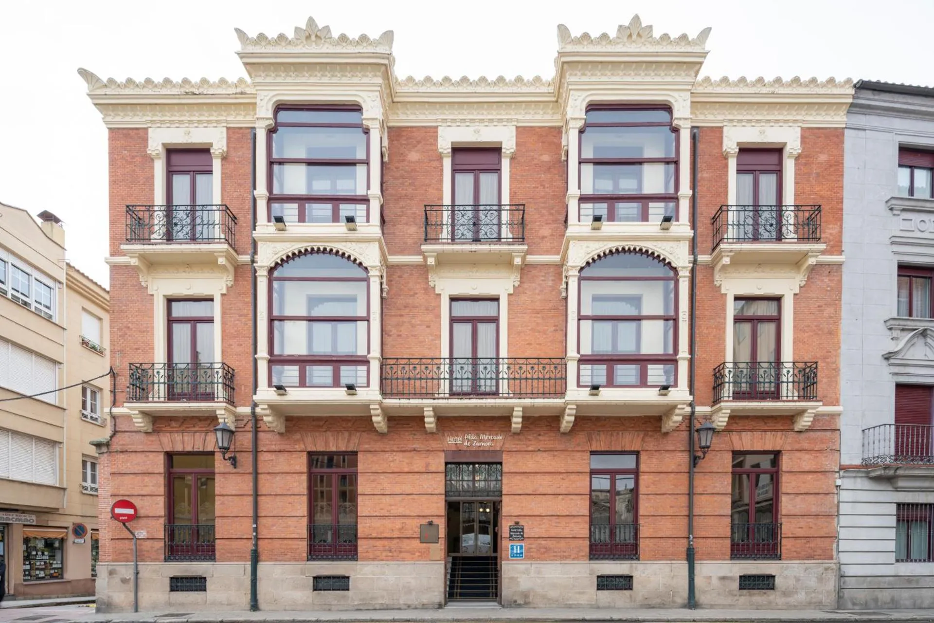 Facade/entrance in Hotel Alda Mercado de Zamora