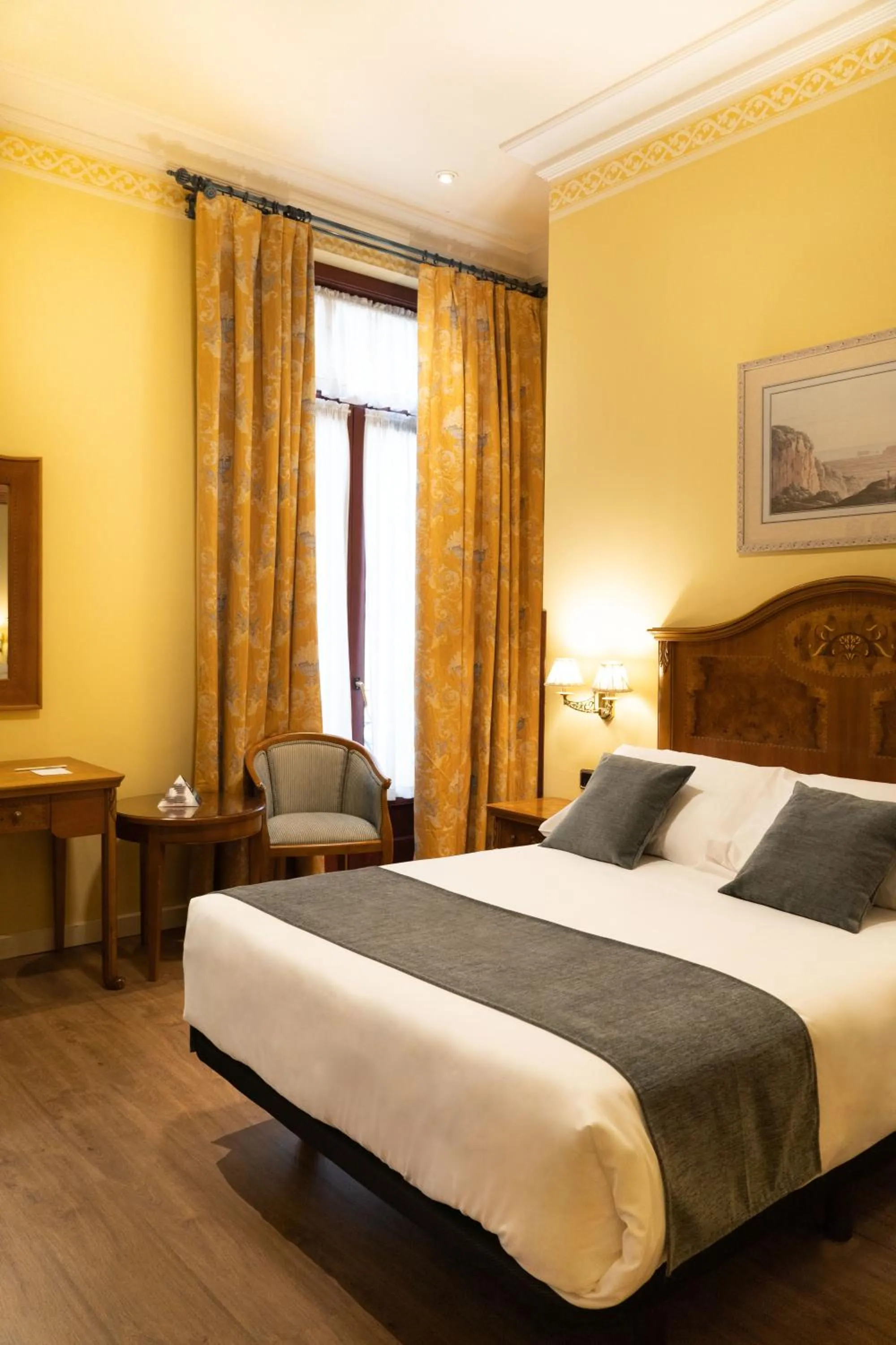 View (from property/room), Bed in Hotel Alda Mercado de Zamora