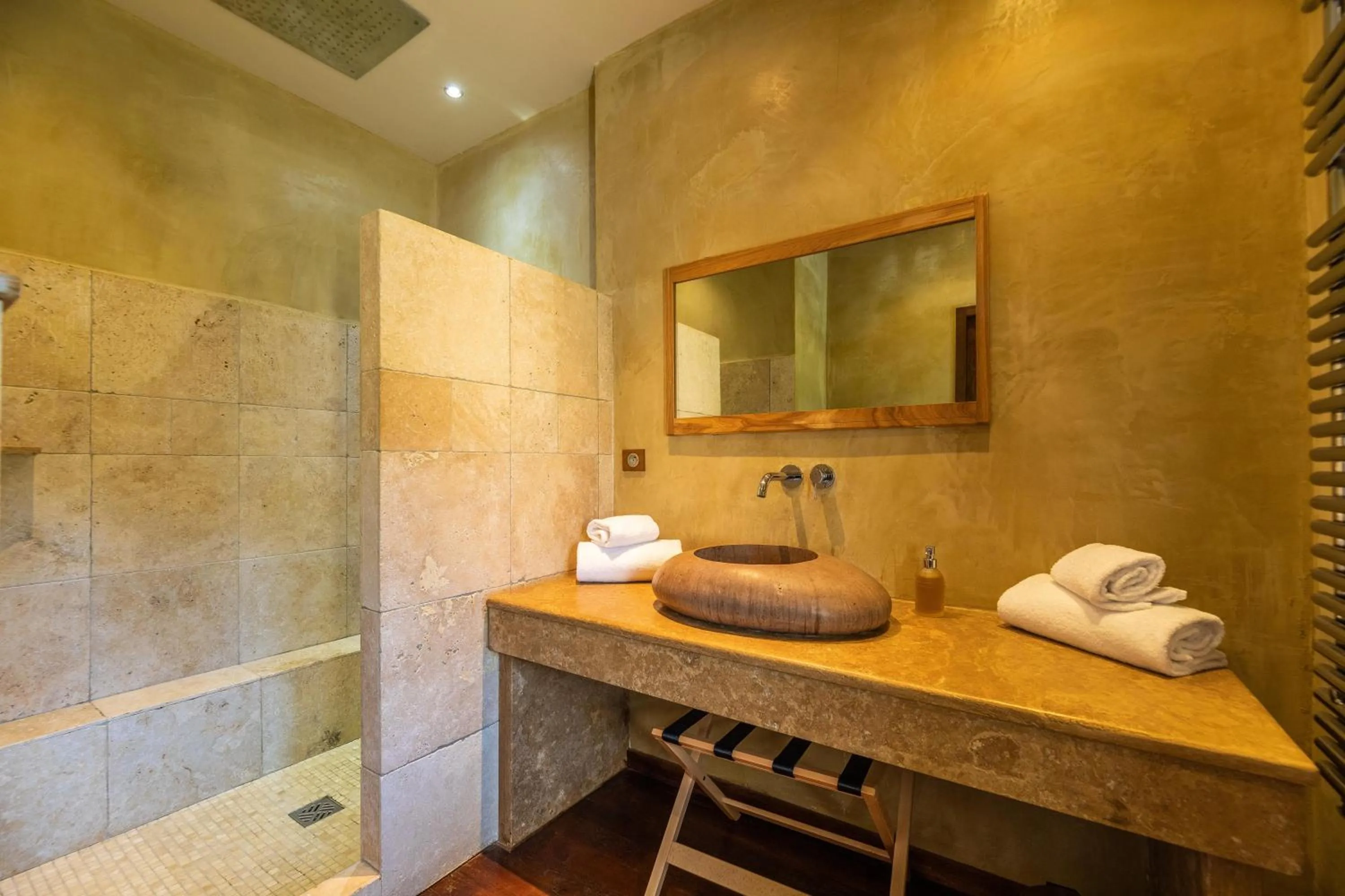 Shower in Domaine du Reginu