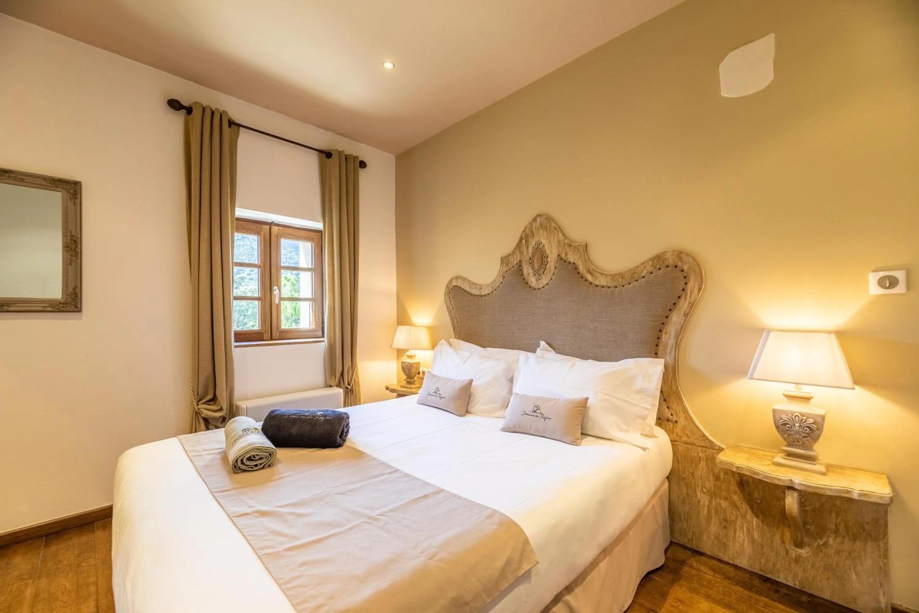 Bedroom, Bed in Domaine du Reginu