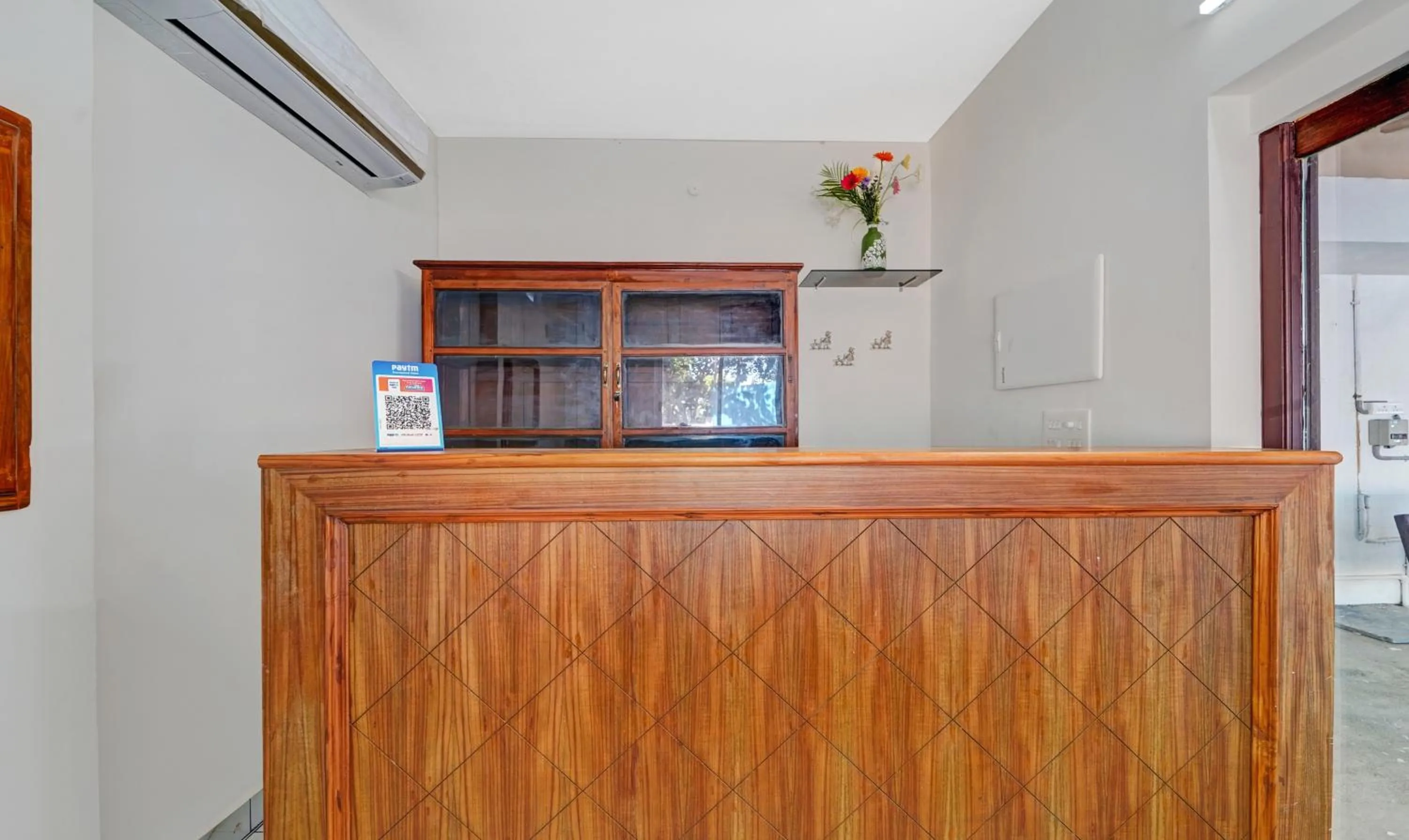 Lobby or reception in Itsy Hotels Green Villaa, 2 Km From Pondicherry Railway Station