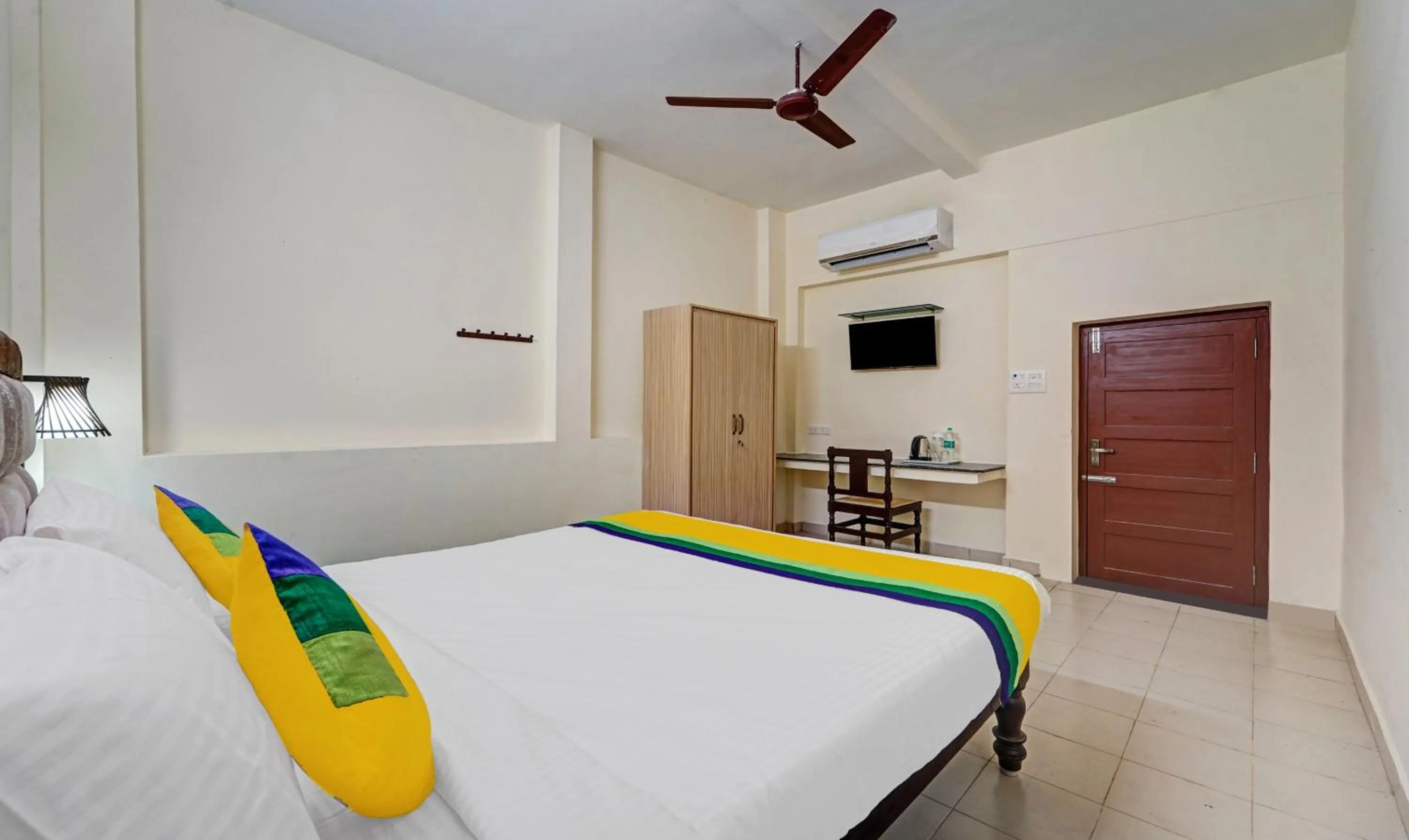 Bedroom, Bed in Itsy Hotels Green Villaa, 2 Km From Pondicherry Railway Station