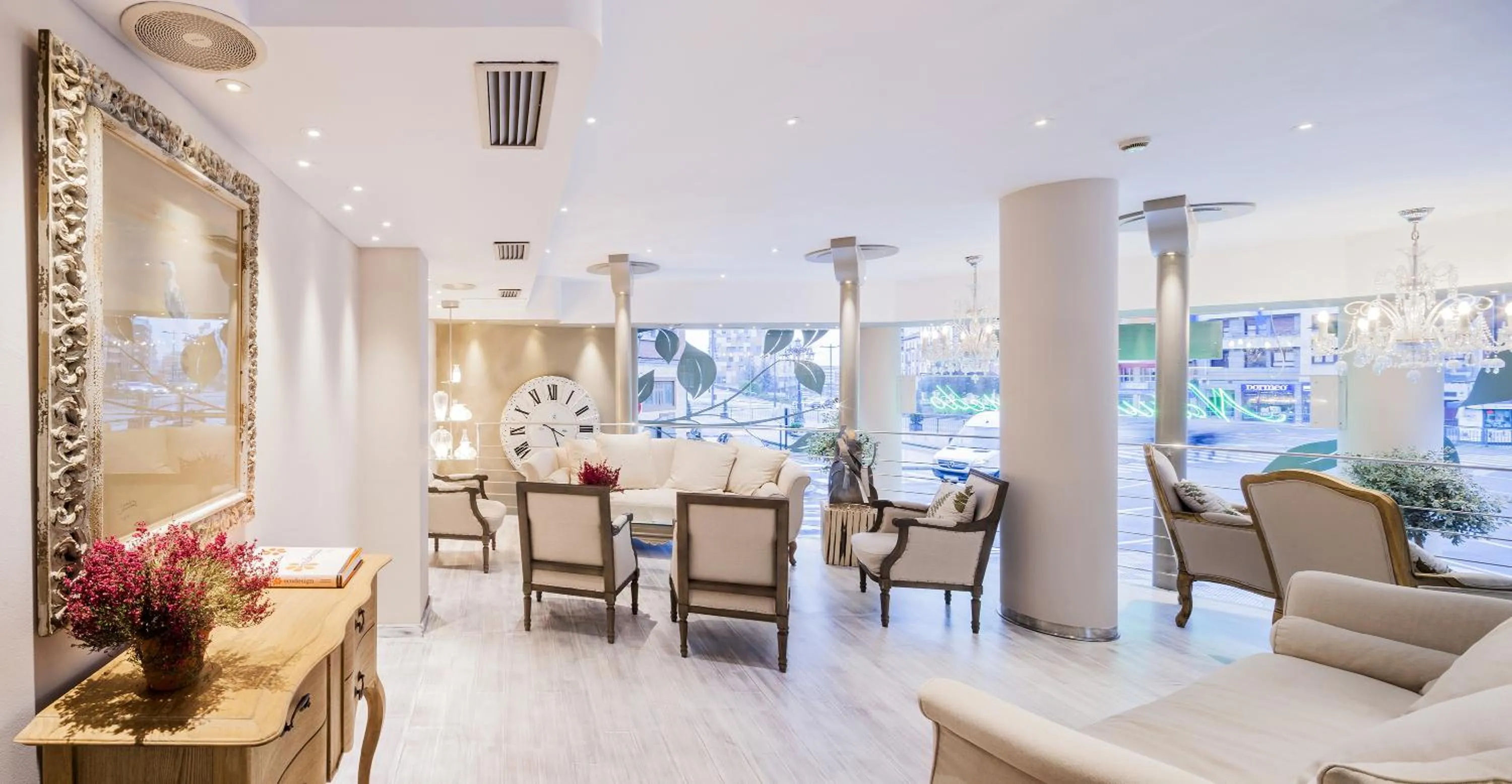 Lounge or bar in Hotel Nature Oviedo