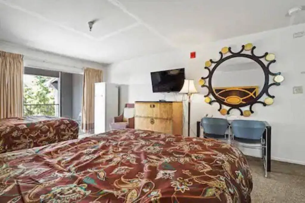 Bed in Mission Peak Lodge