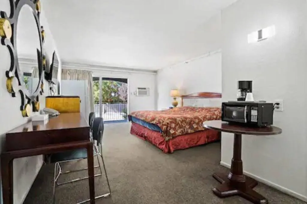 Bed in Mission Peak Lodge