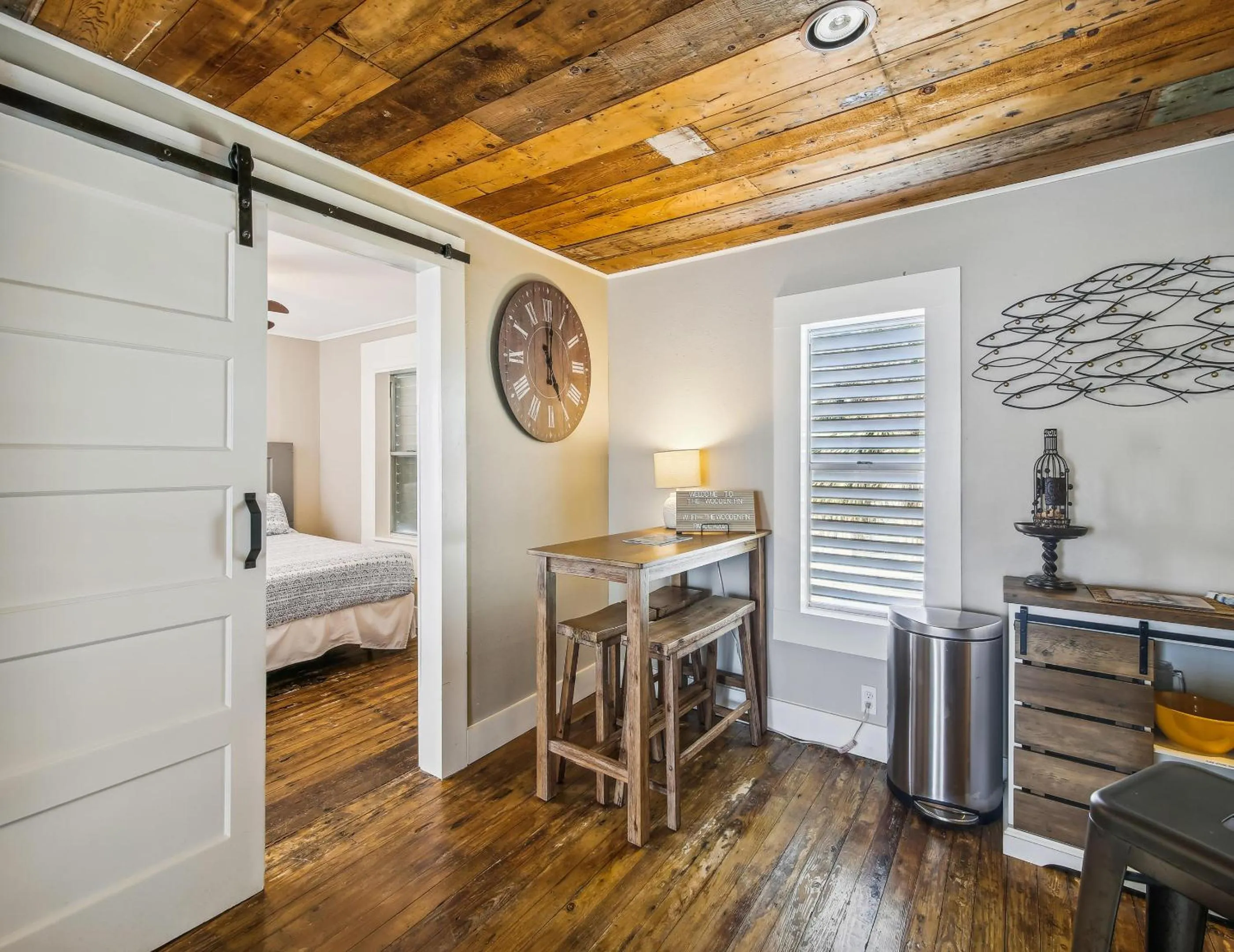 Bed in The Wooden Fin