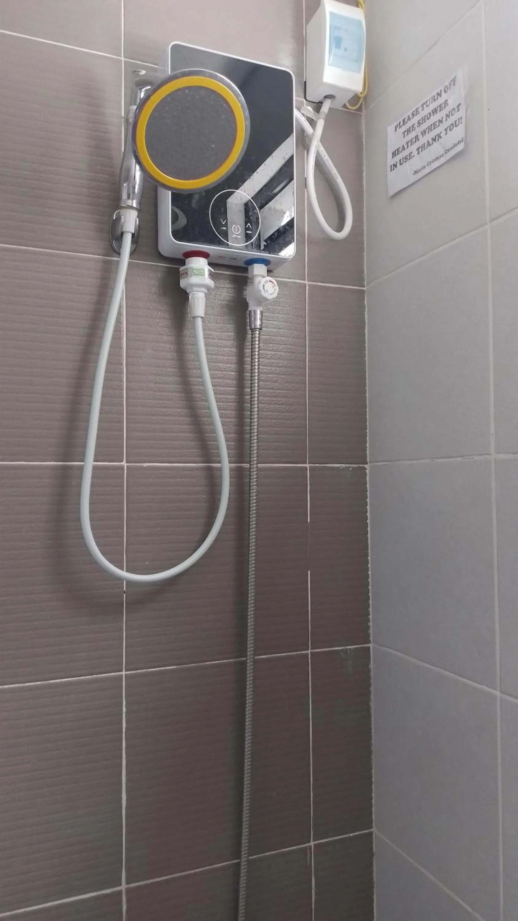 Shower in Maria Cristesa Condotel