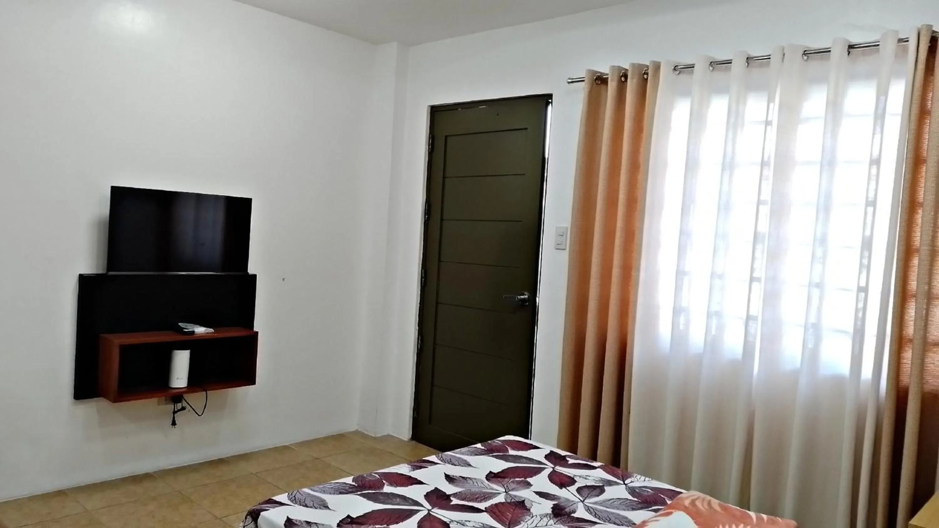 TV and multimedia, Bed in Maria Cristesa Condotel