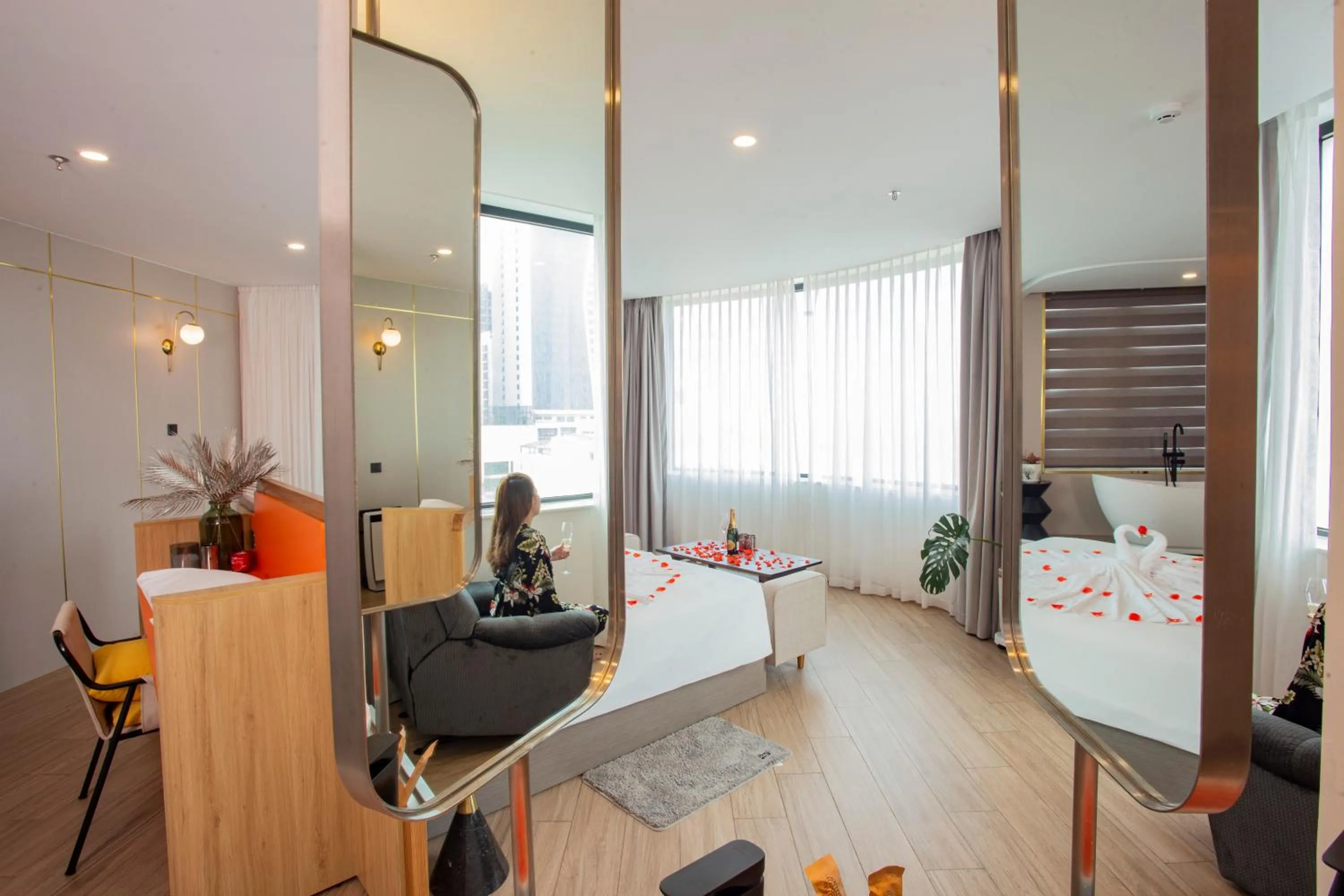 TV and multimedia in PĀMA Boutique Hotel & Bistro