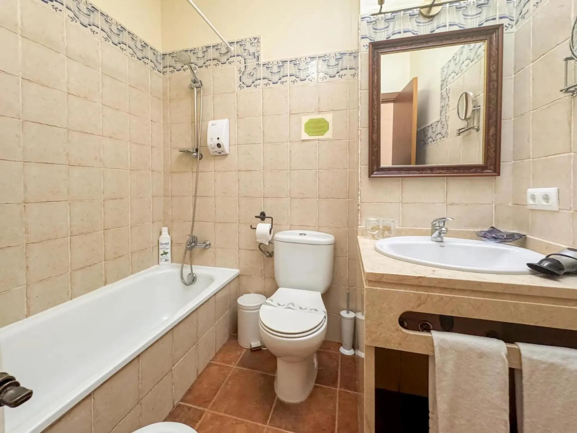 Bathroom in Hotel Valsequillo