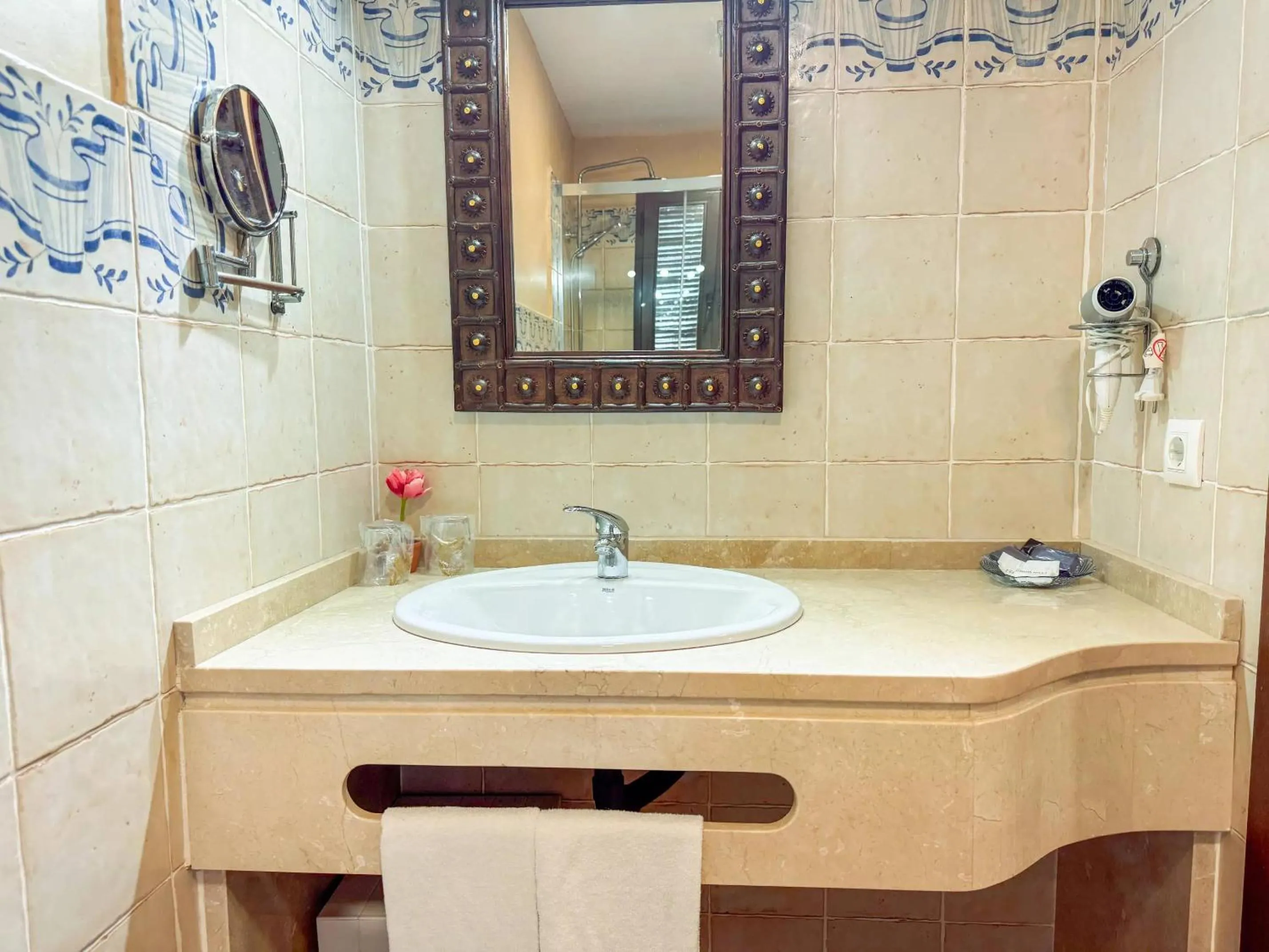 Bathroom in Hotel Valsequillo