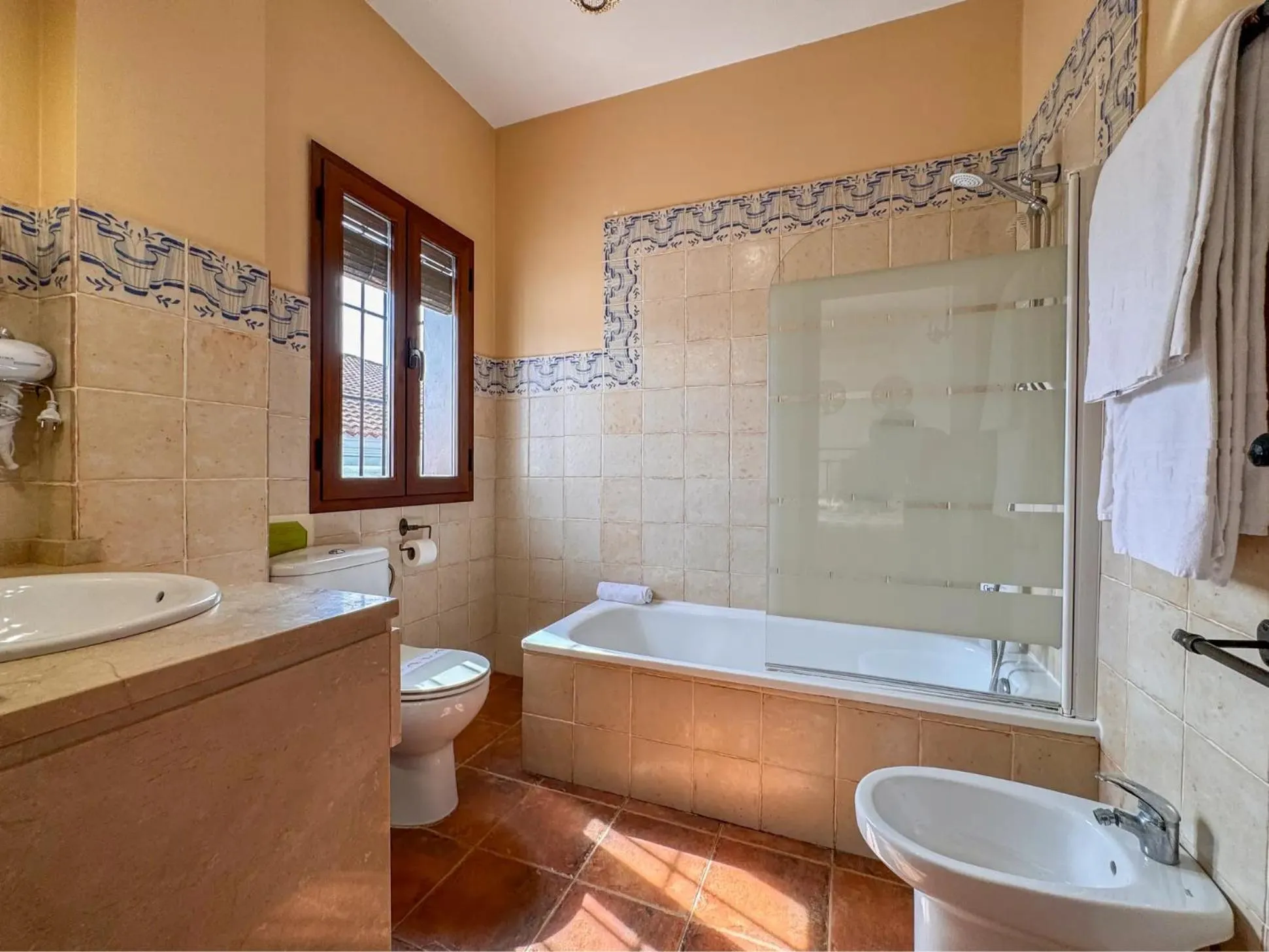 Bathroom in Hotel Valsequillo