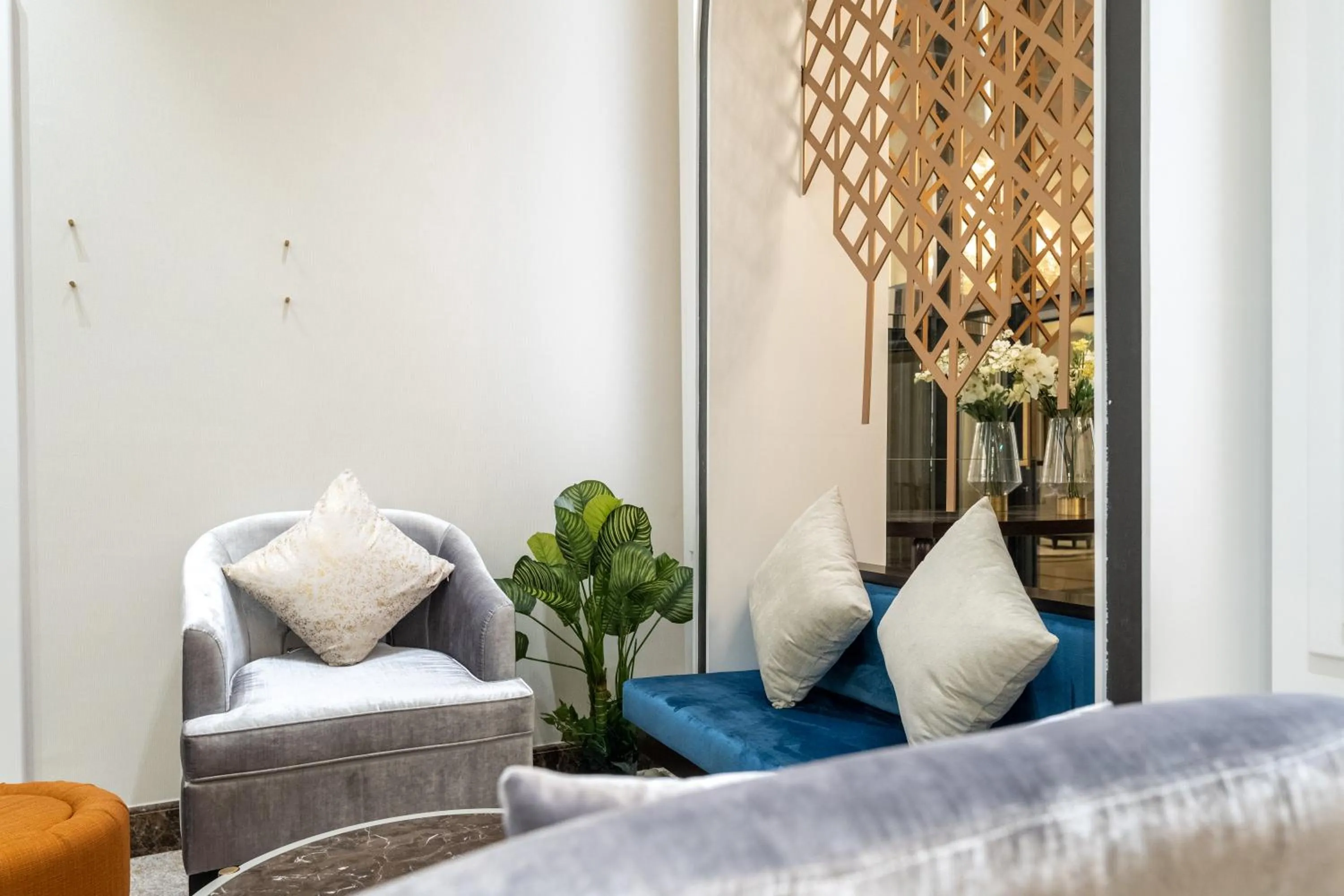 Seating area, Bed in The Address Residence