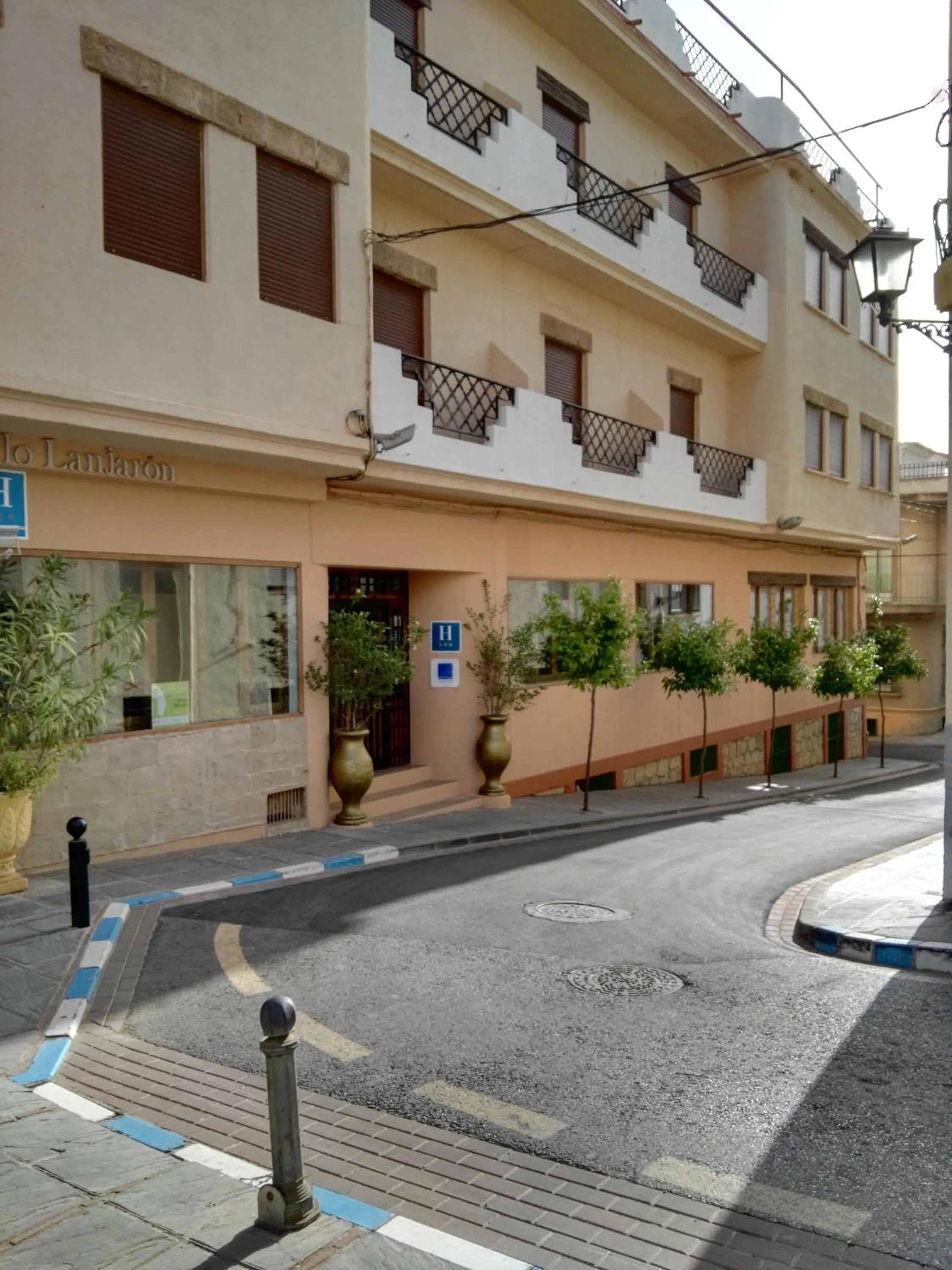 Property building in Castillo Lanjaron