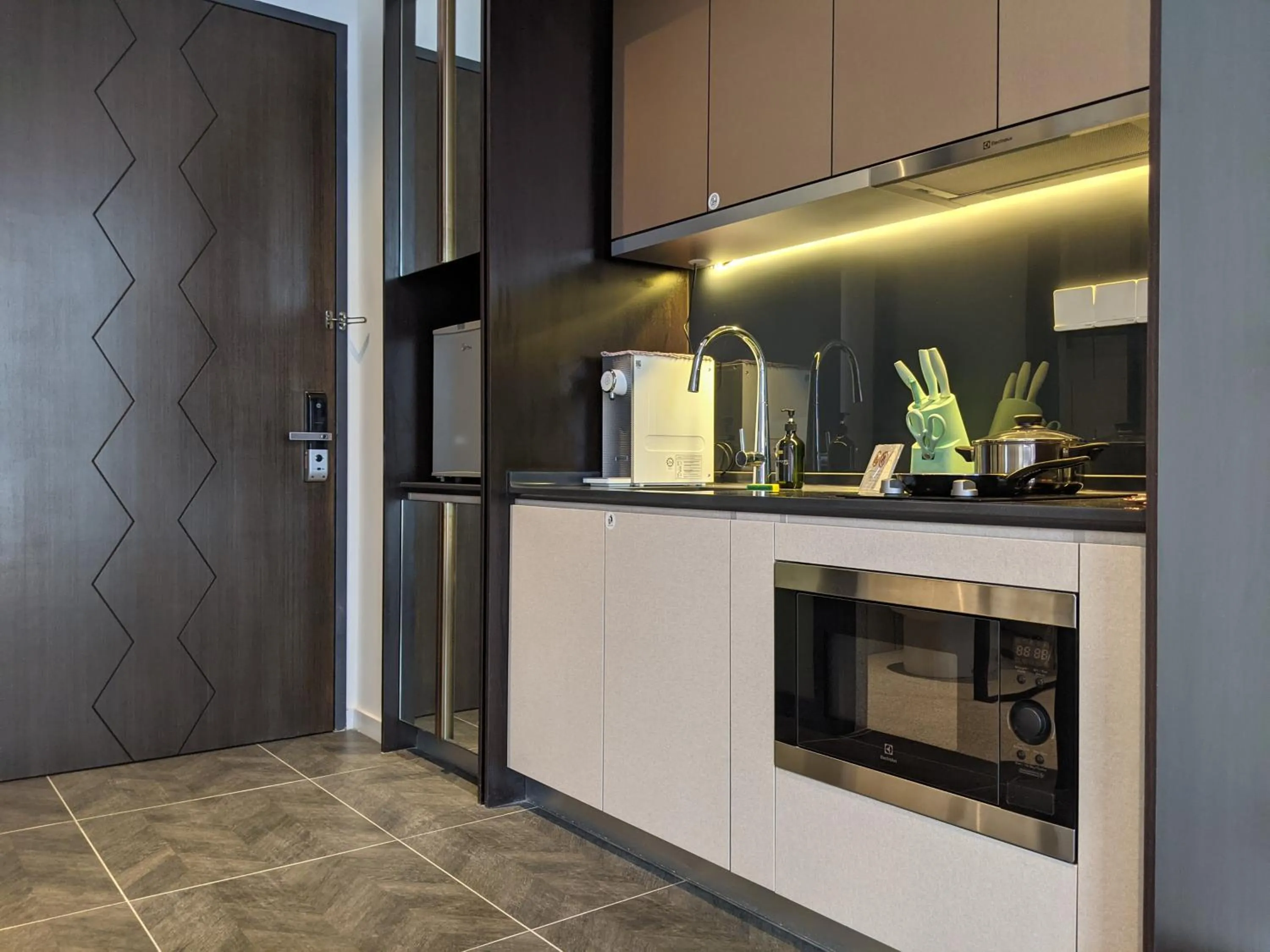Kitchen or kitchenette in Scarletz Mana-Mana Suites KLCC