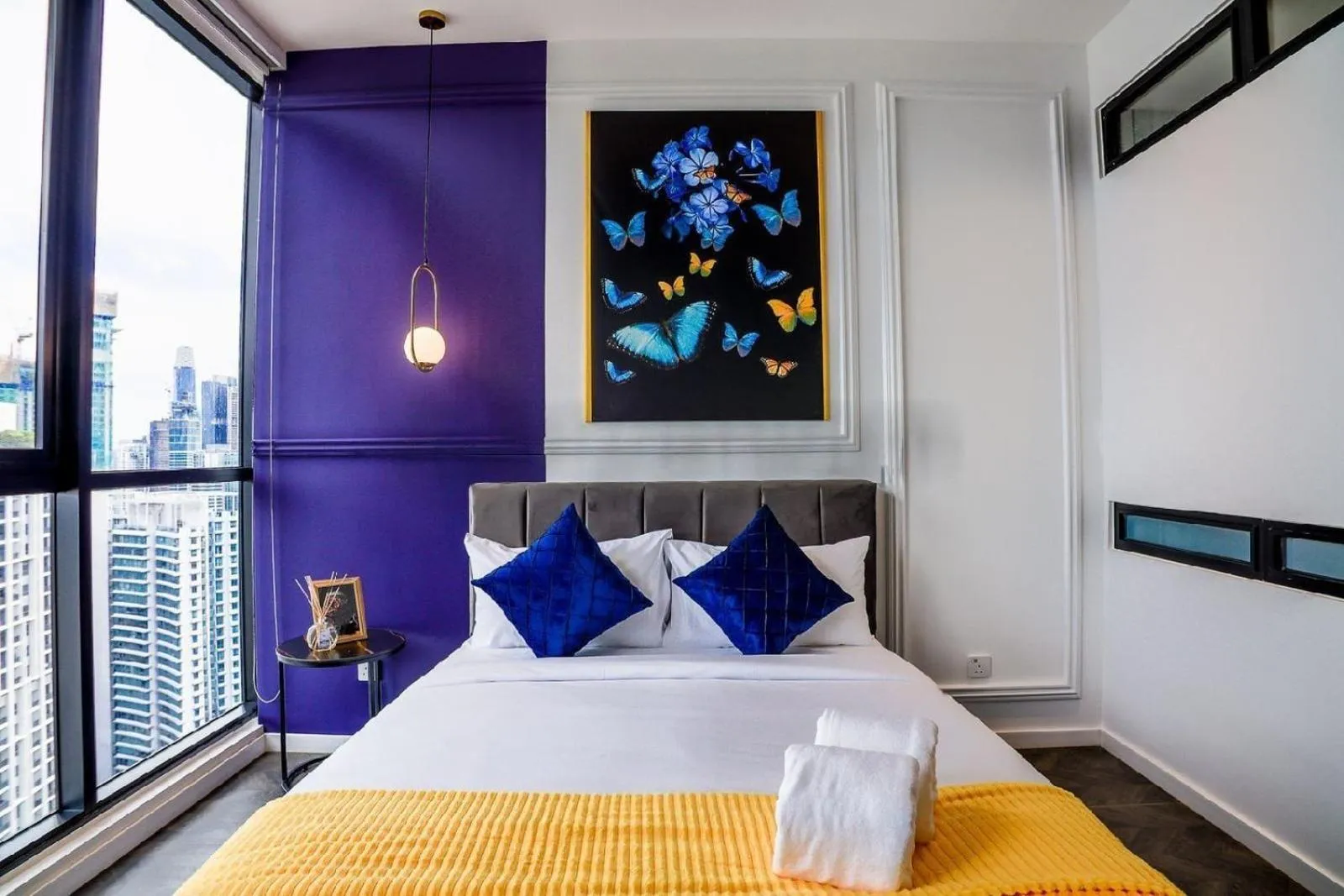 Bed in Scarletz Mana-Mana Suites KLCC