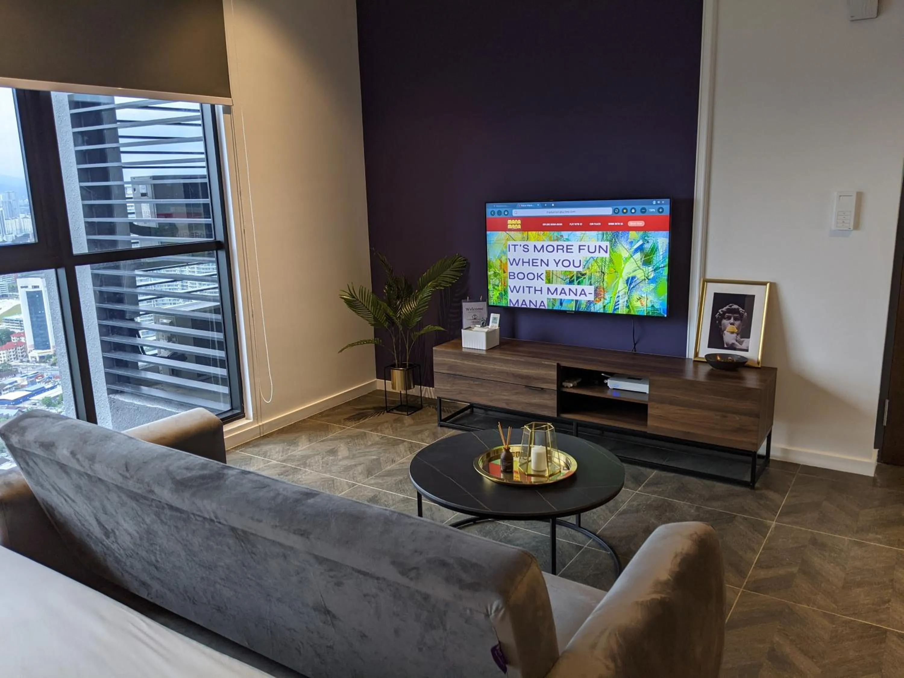 TV and multimedia in Scarletz Mana-Mana Suites KLCC
