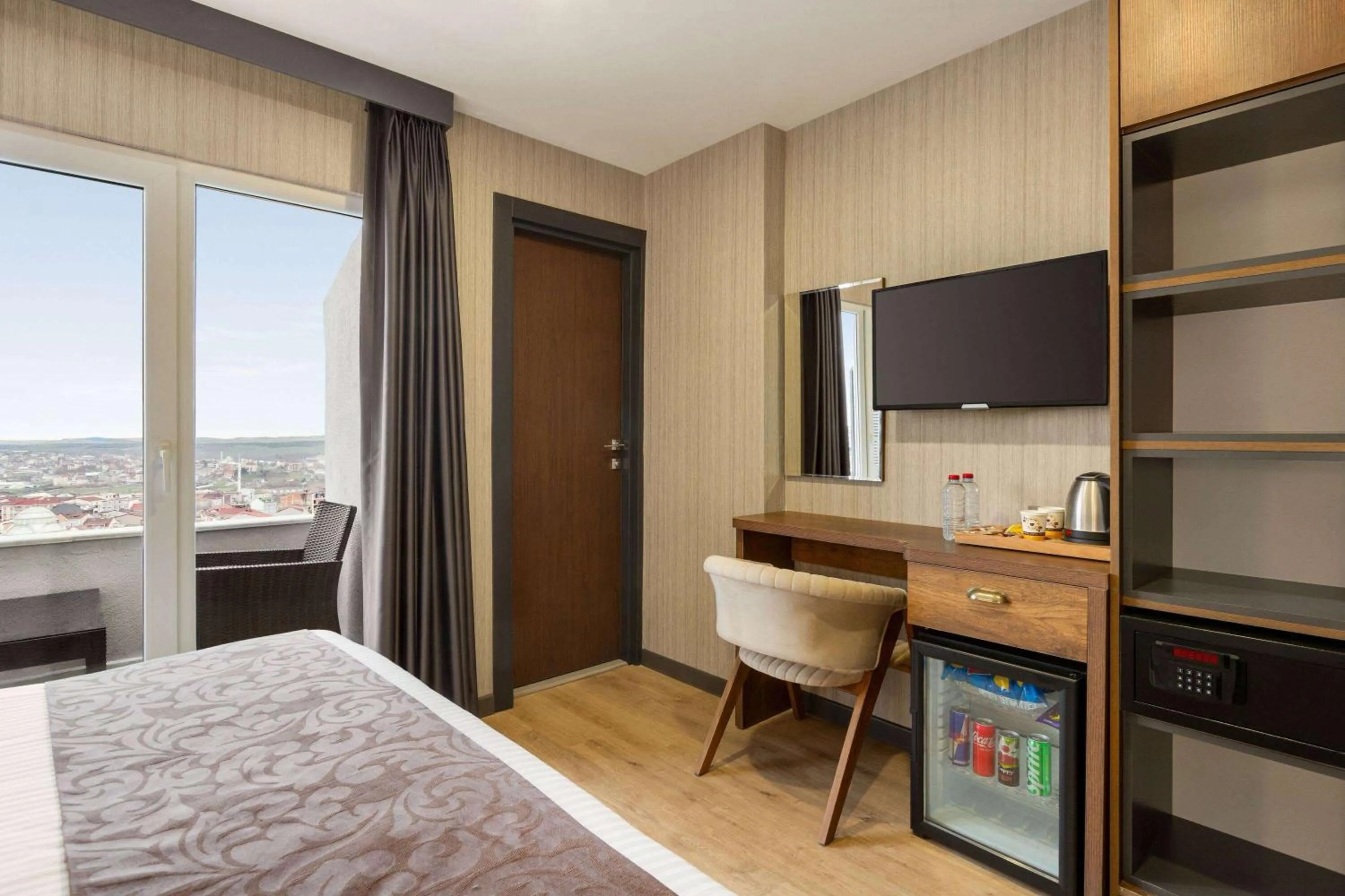 Photo of the whole room, Bed in Trademark Collection by Wyndham Operla Istanbul Airport Hotels