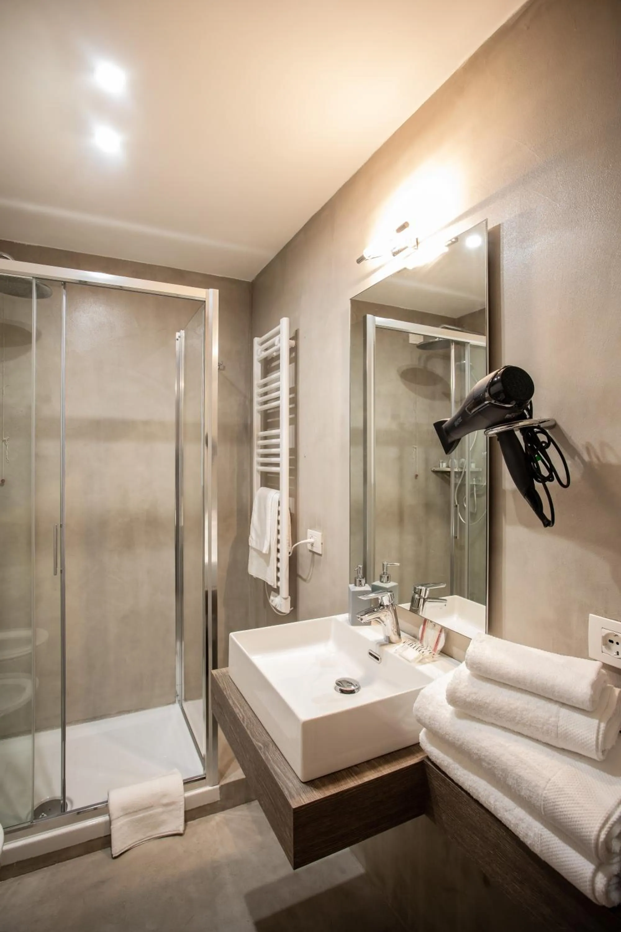 Shower in LUDUS ROOMS