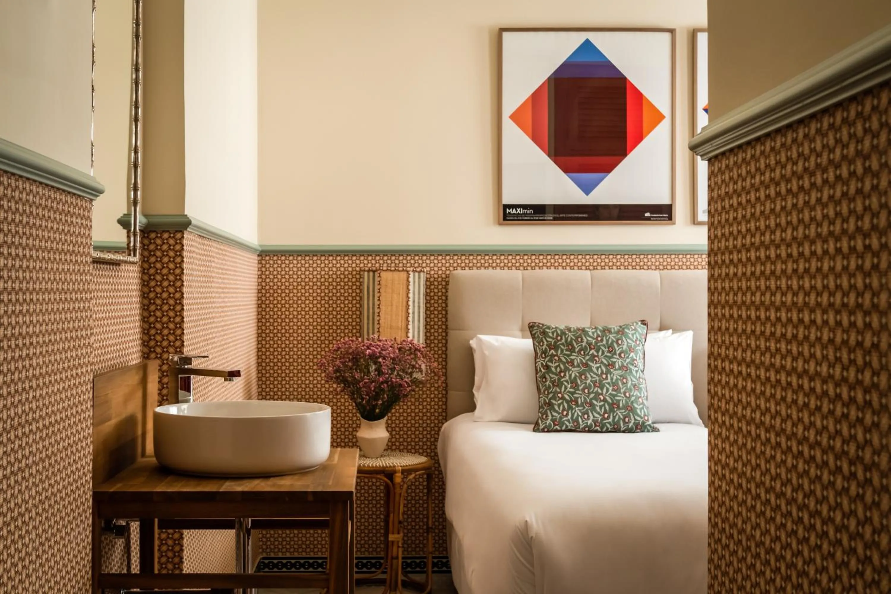 Photo of the whole room, Bed in BYPILLOW Abril