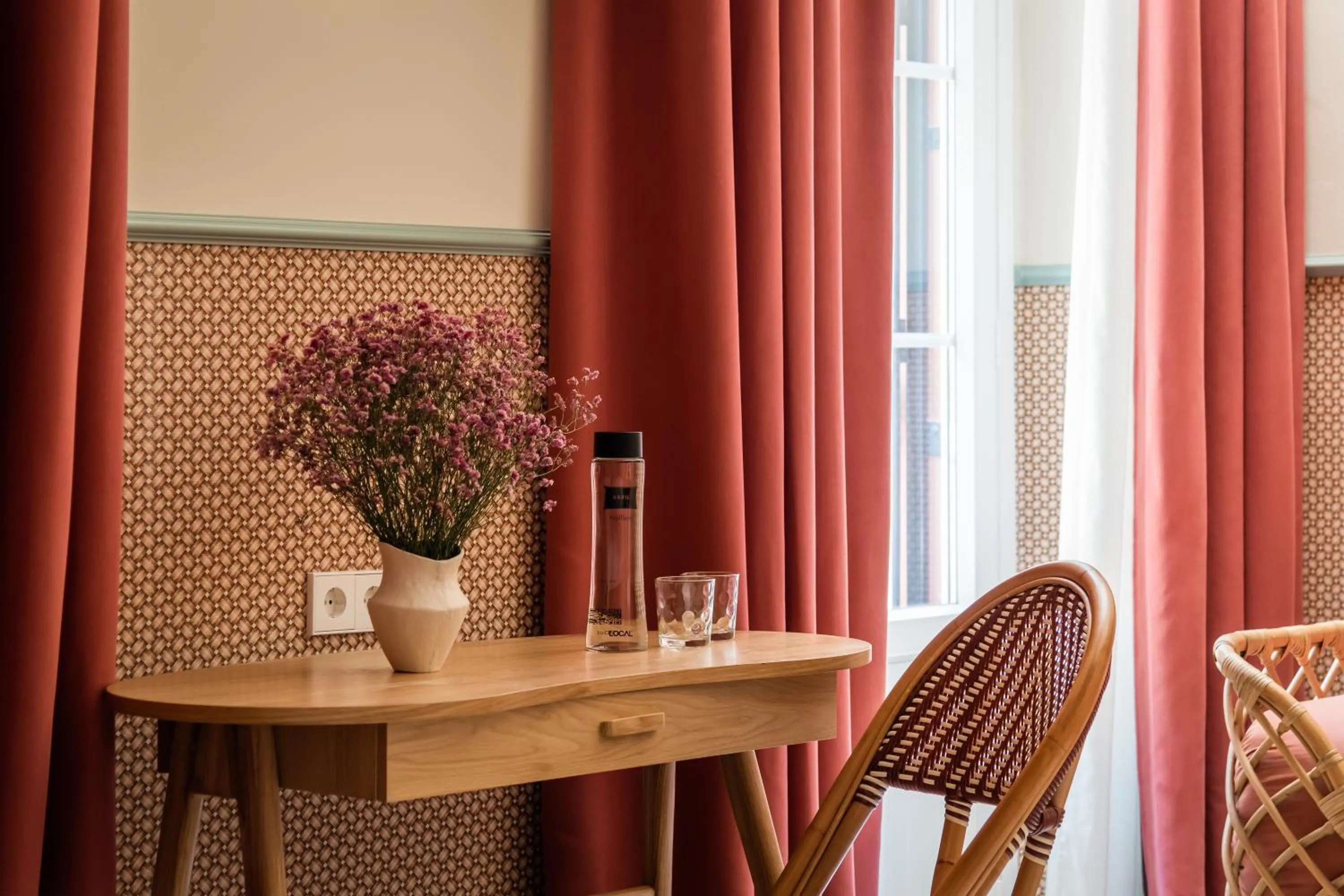 Coffee/tea facilities in BYPILLOW Abril