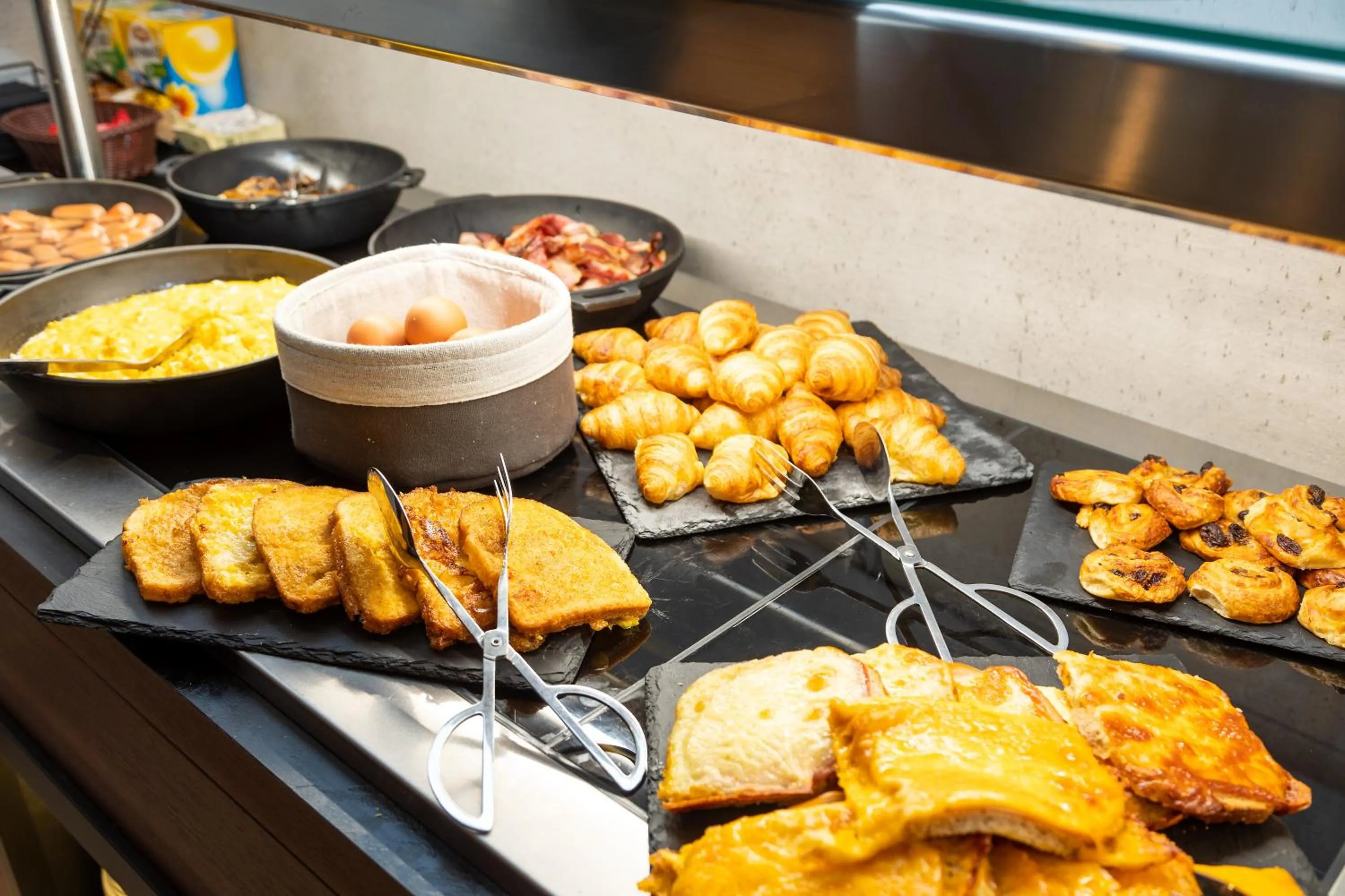 Breakfast in Abrazo Sofia Hotel by HMG