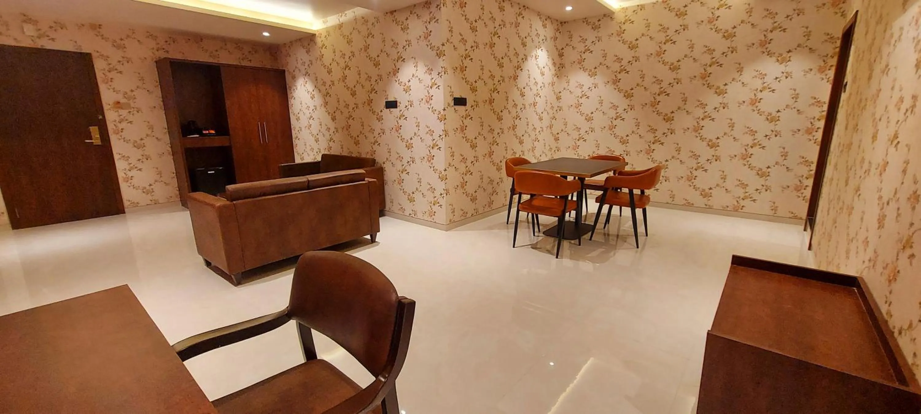 Living room in Hotel Madhuban