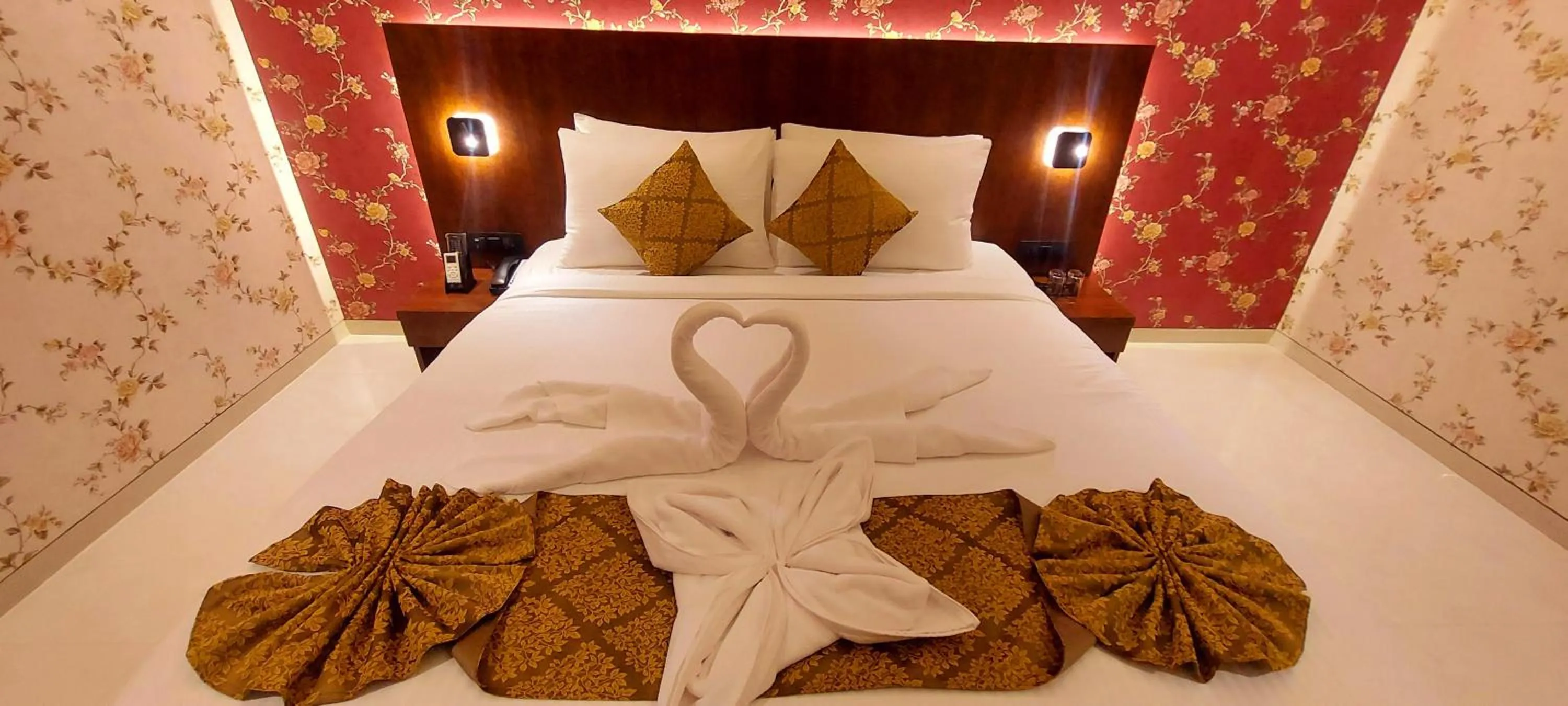 Bed in Hotel Madhuban